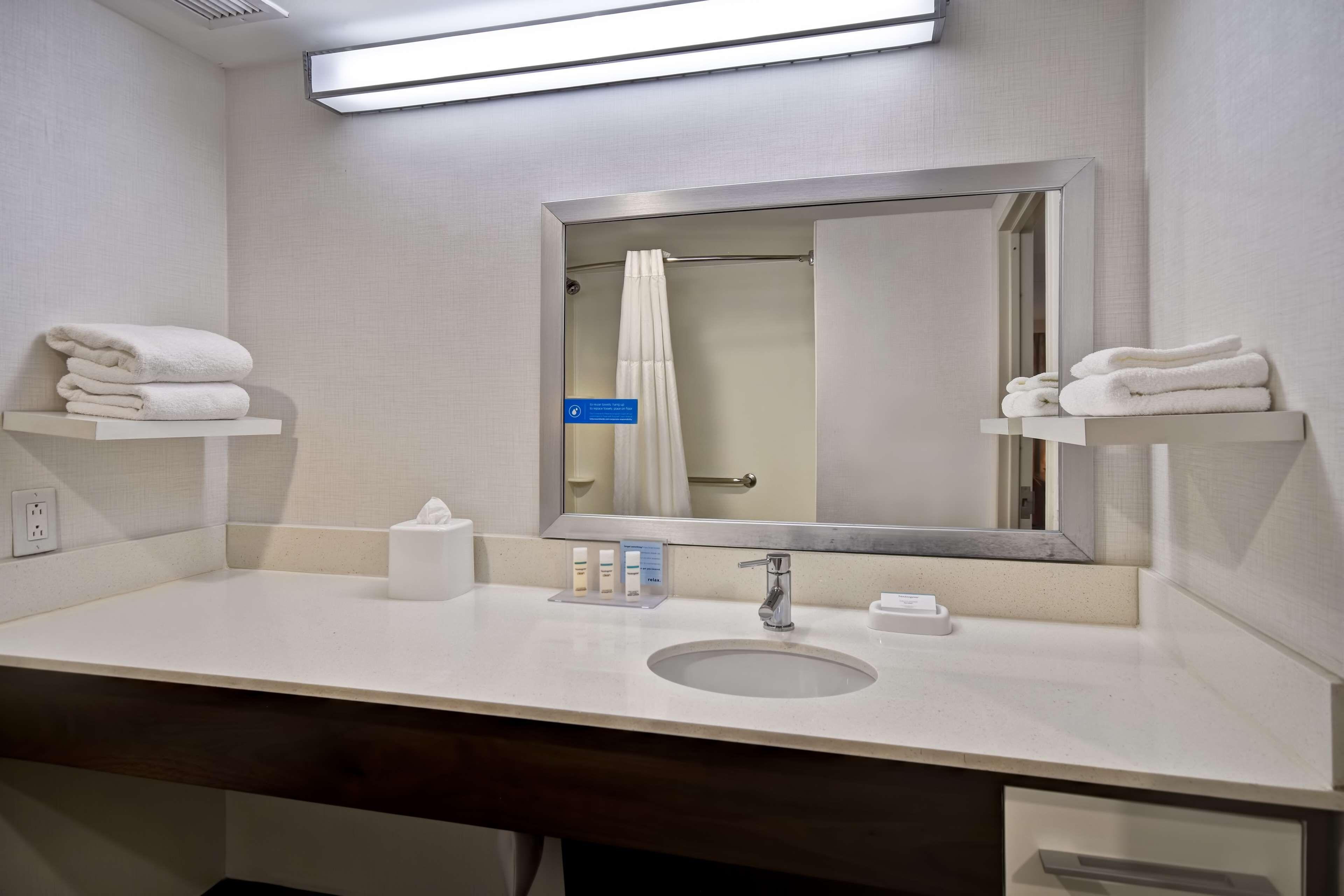 Hampton Ny-jfk Hotel 3*