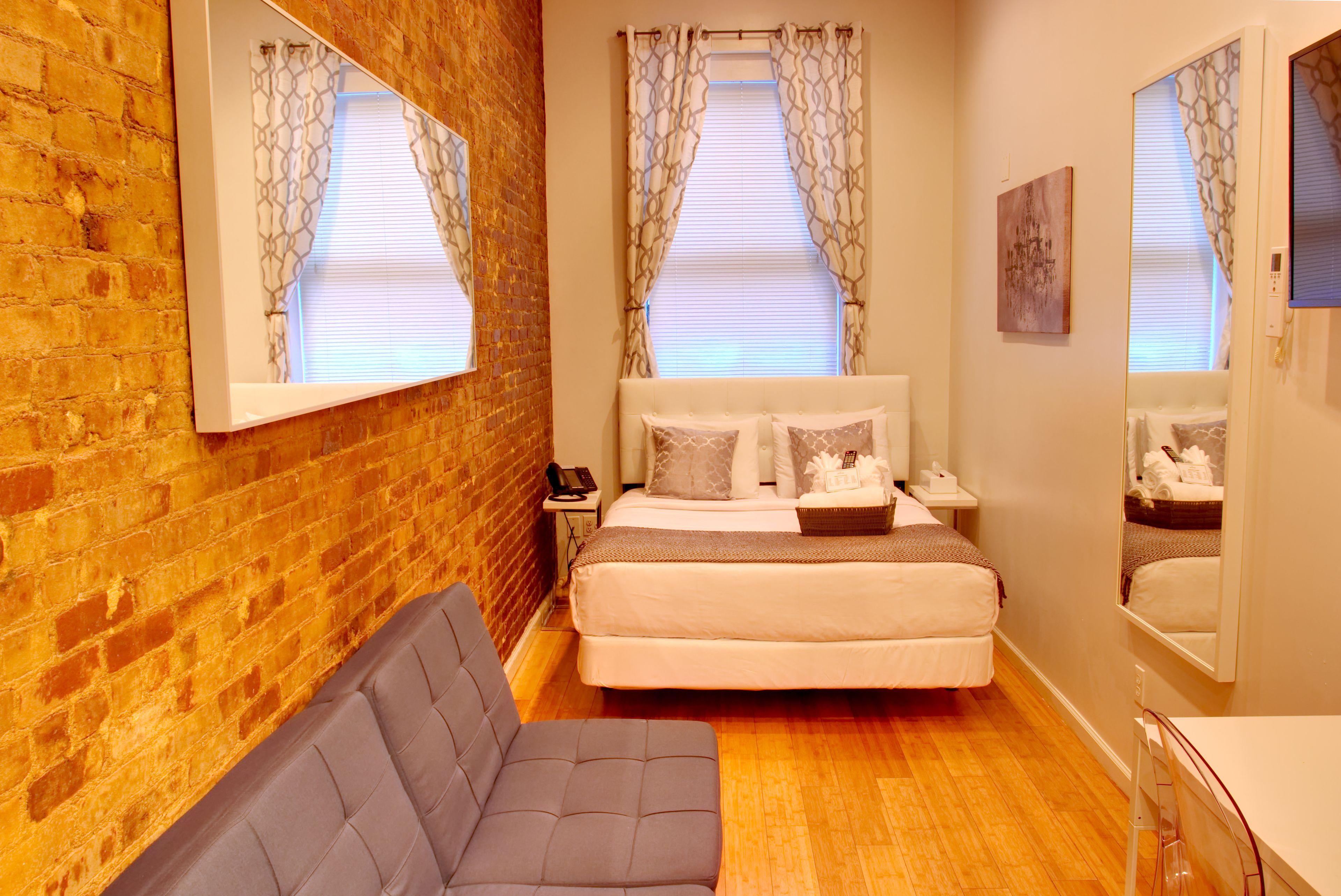 Chelsea (adults Only) Inn