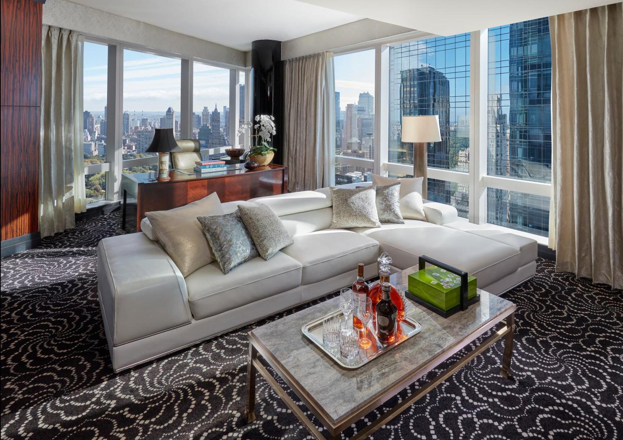 Mandarin Oriental, Hotel