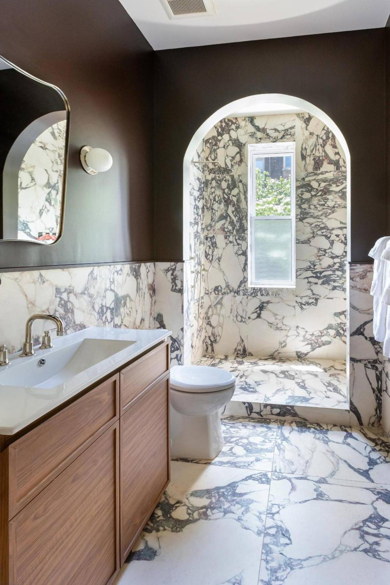 Massive Nyc Brownstone Wpatio Apartment New York