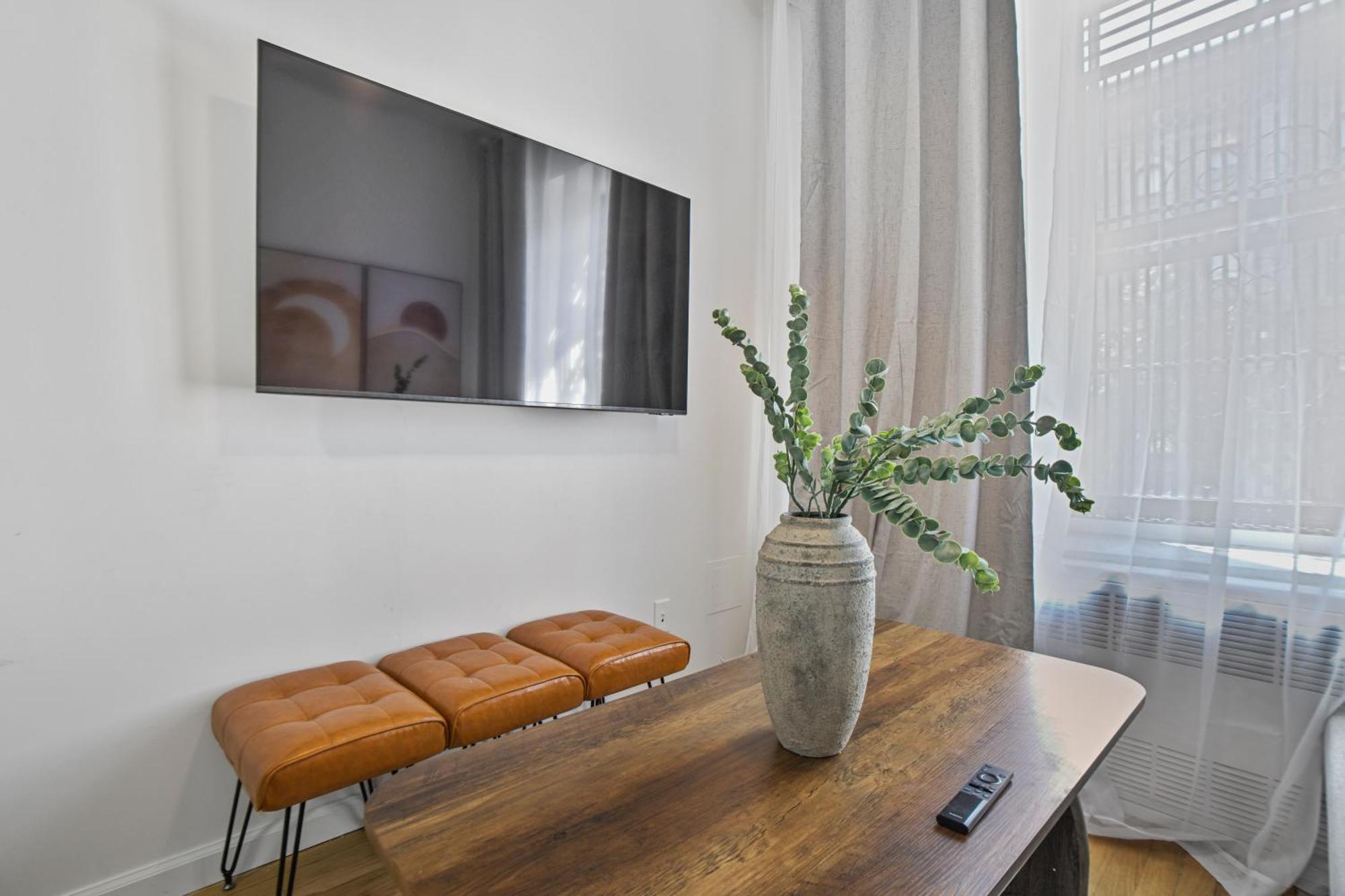 2 Bd Tranquil Unit Close To Park New York