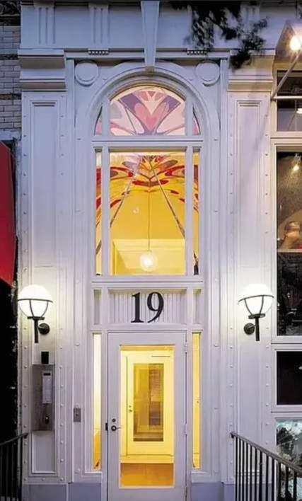 19-4g 2br 2baths Luxury East Village New York