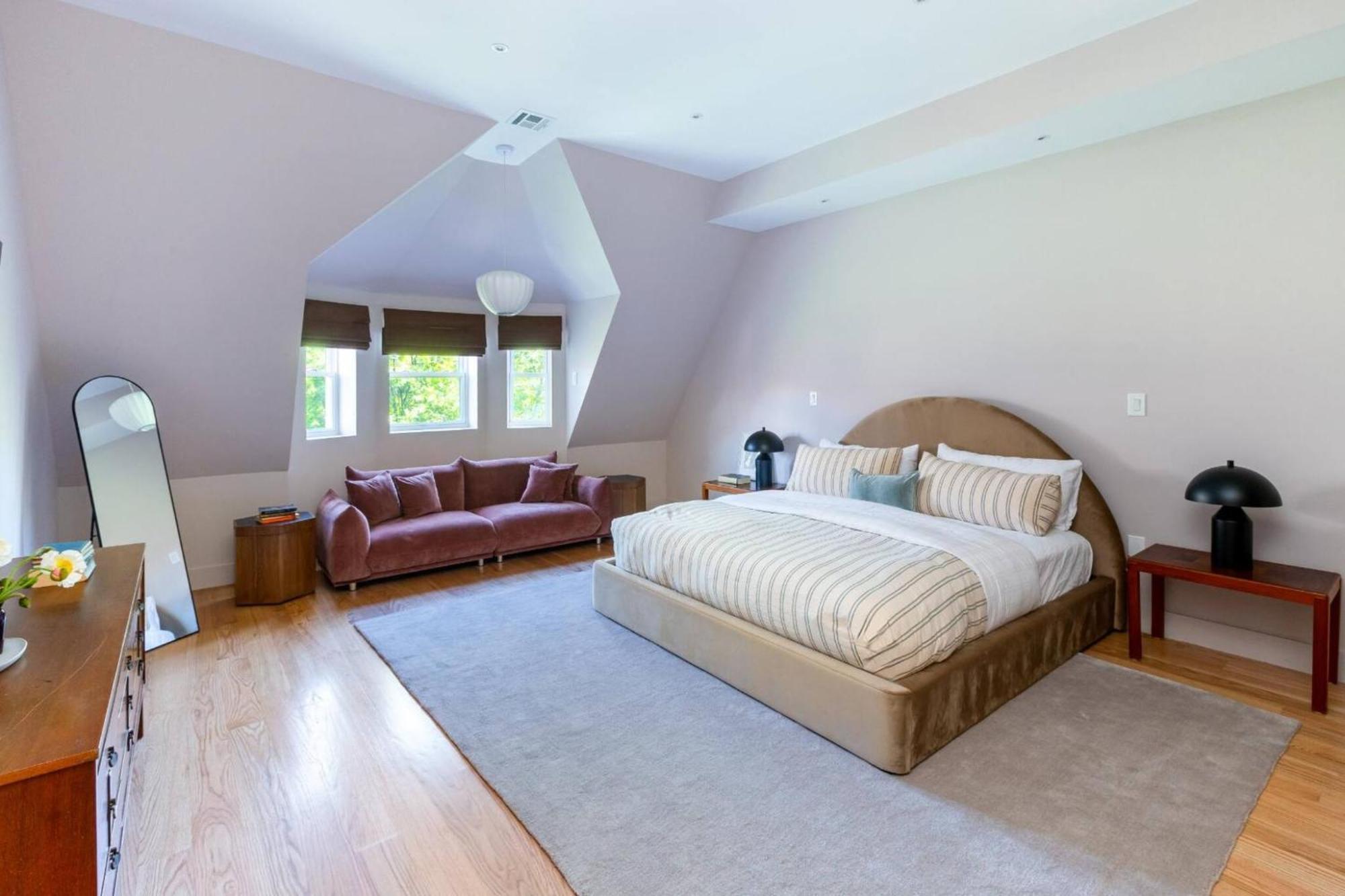 Massive Nyc Brownstone Wpatio Apartment New York