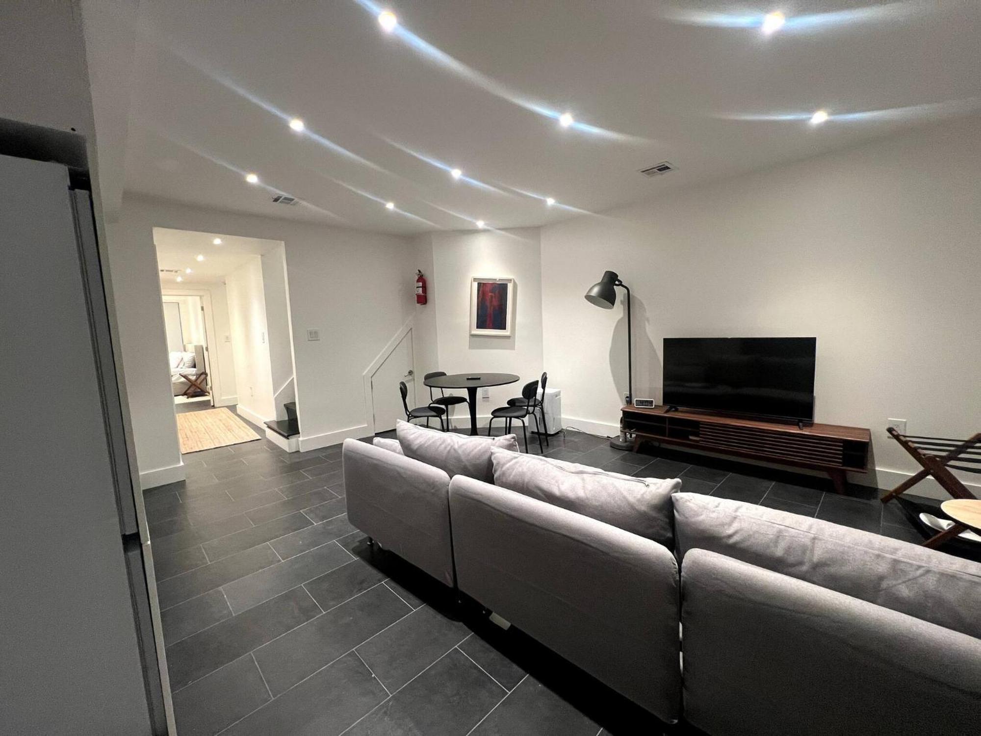 Massive Nyc Brownstone Wpatio Apartment