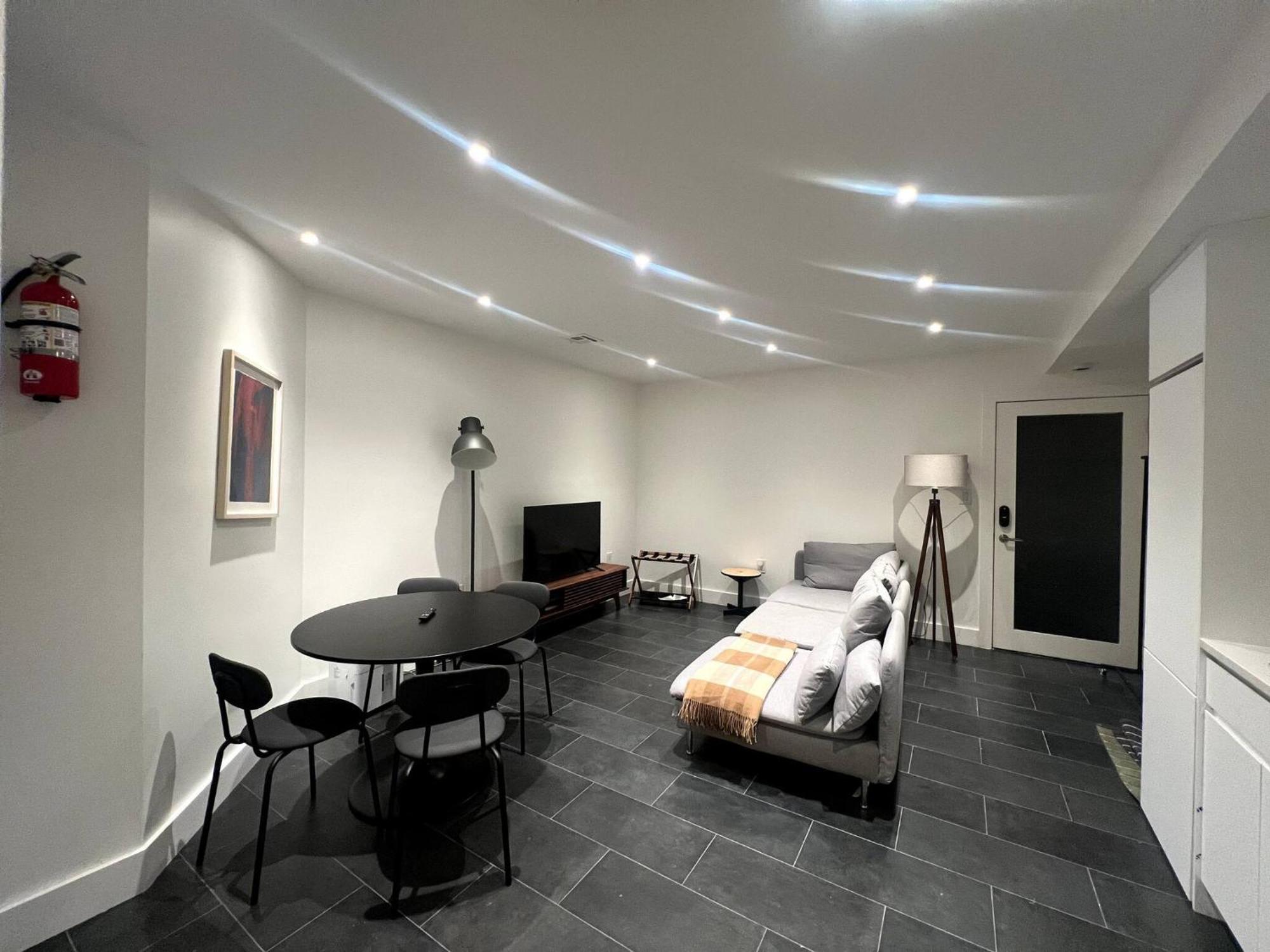 Apartment Massive Nyc Brownstone Wpatio New York