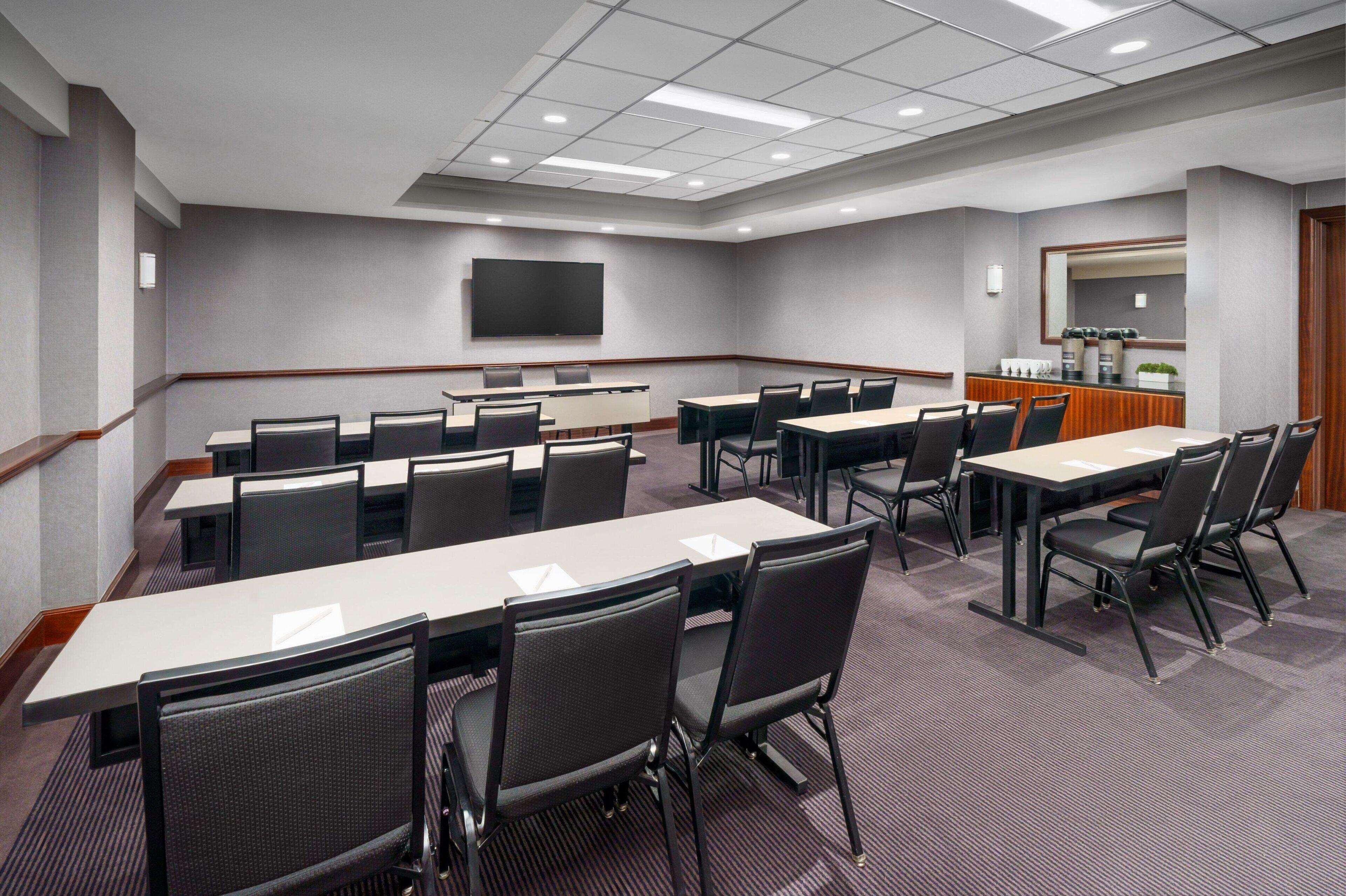 Hotel By Marriott Manhattan/times Square 4*