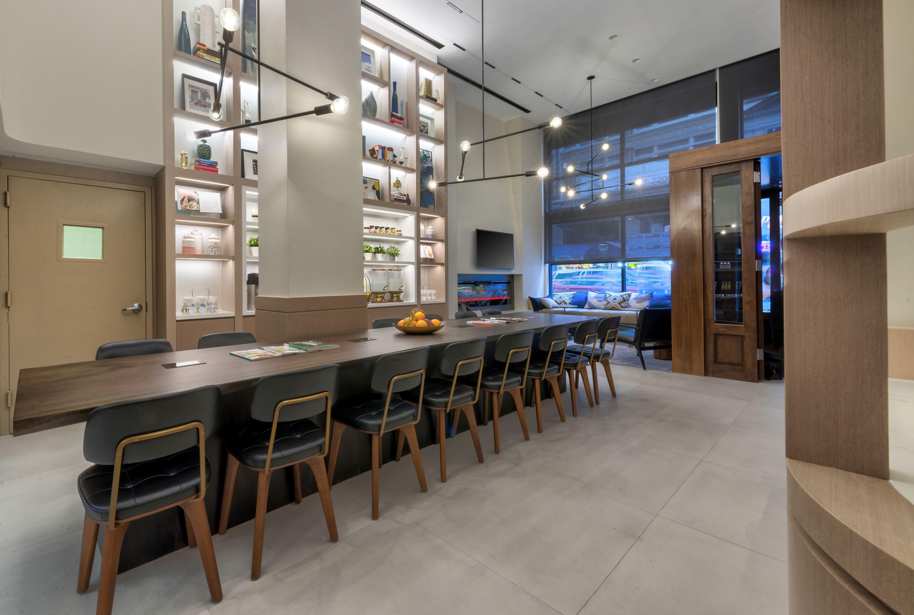 Hotel Citadines Connect Fifth Avenue 3*