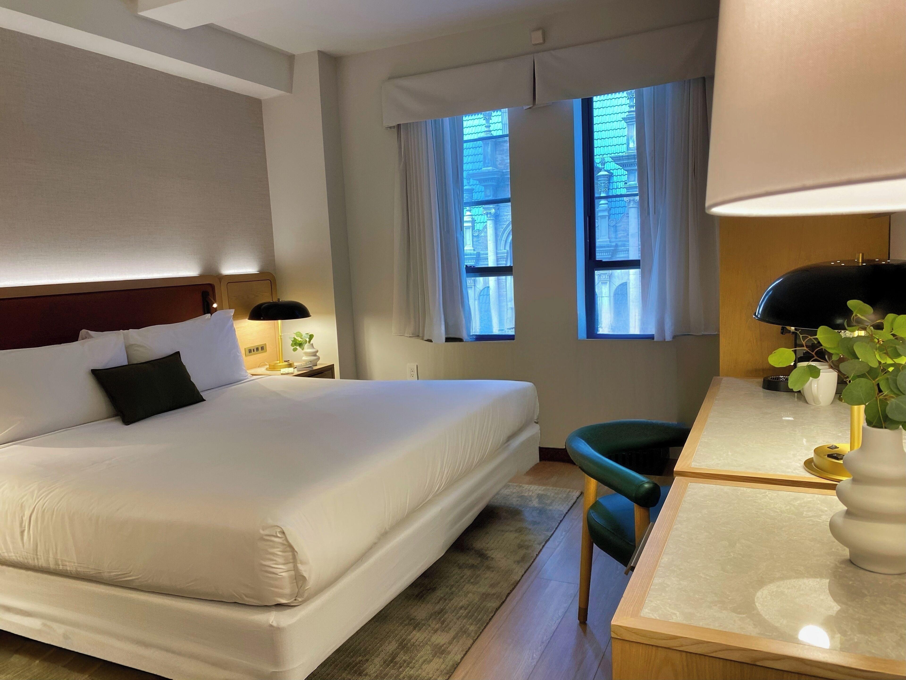 Aura Times Square Newly Renovated Hotel 4*
