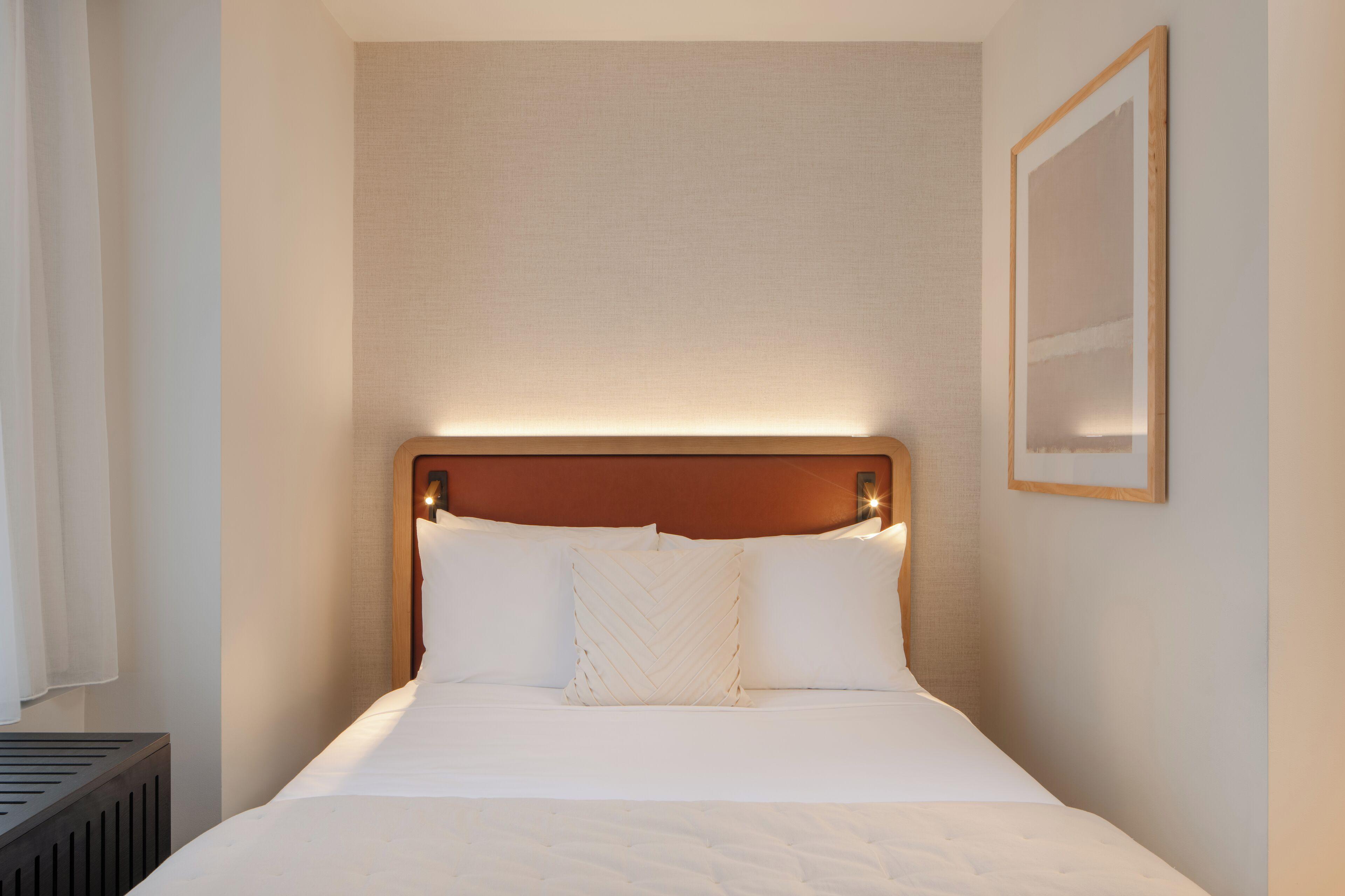 Hotel Aura Times Square