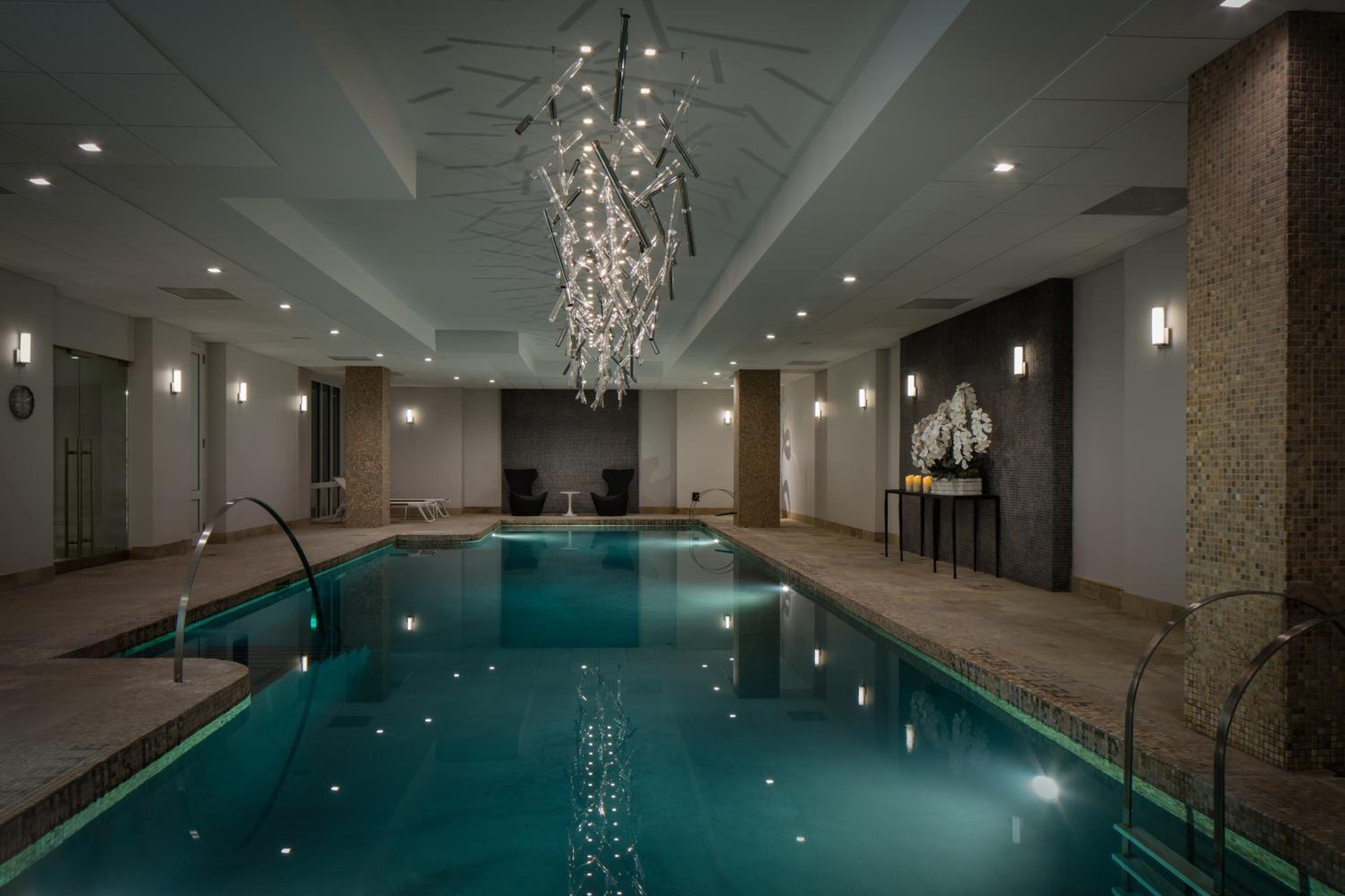 Aka Sutton Place Aparthotel 4*