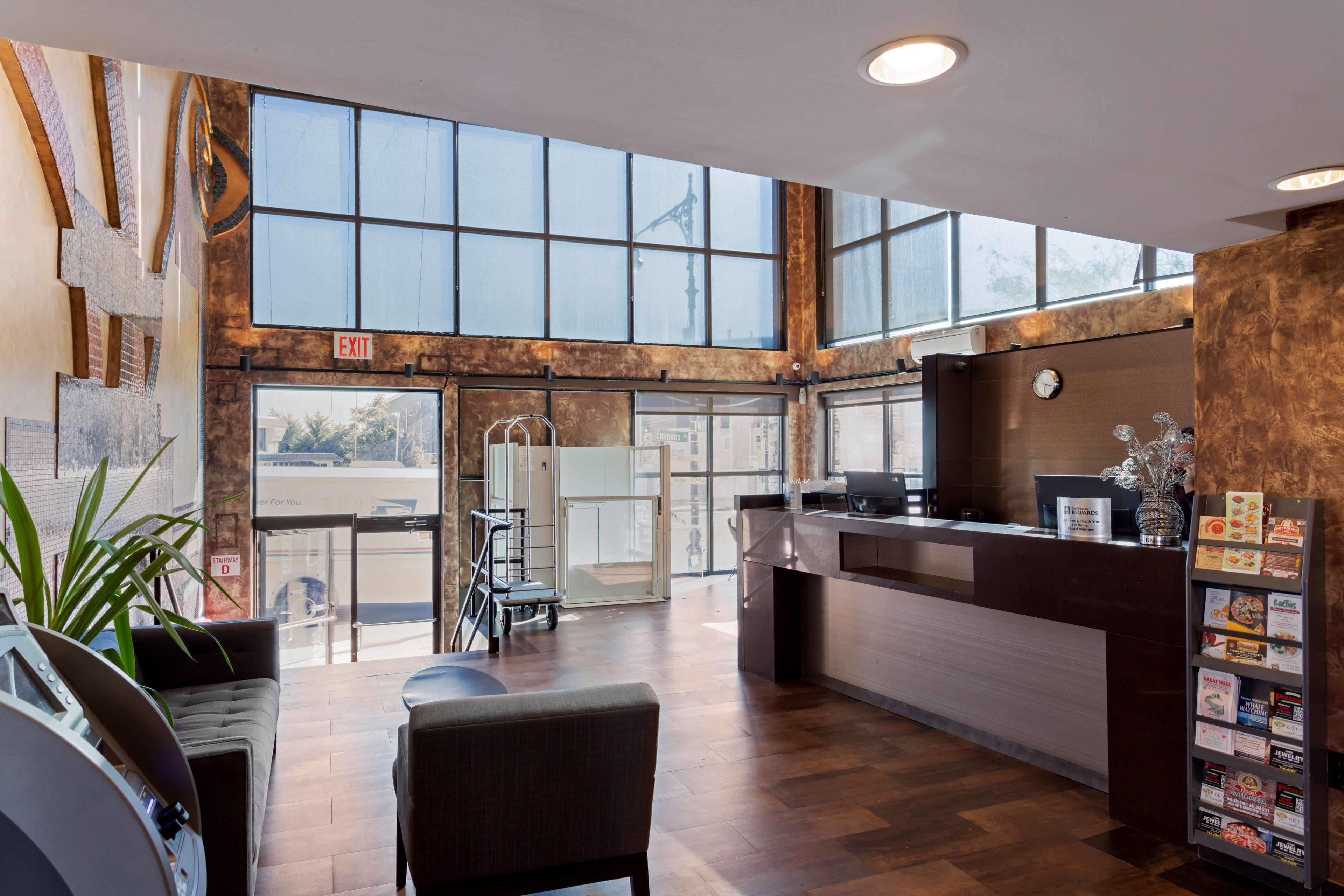 Western Brooklyn Bay 3*