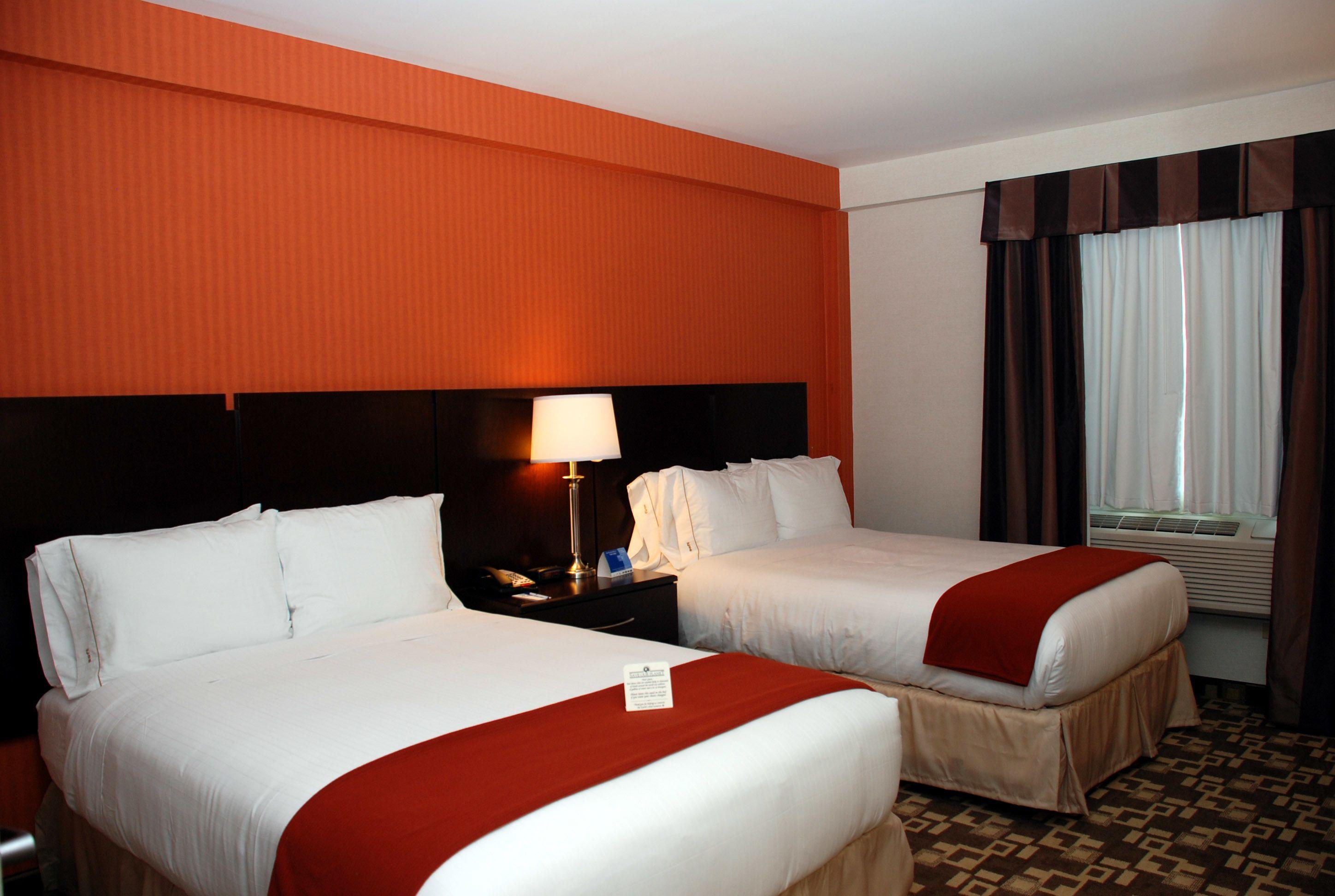 Hotel Express Maspeth By Ihg 2*