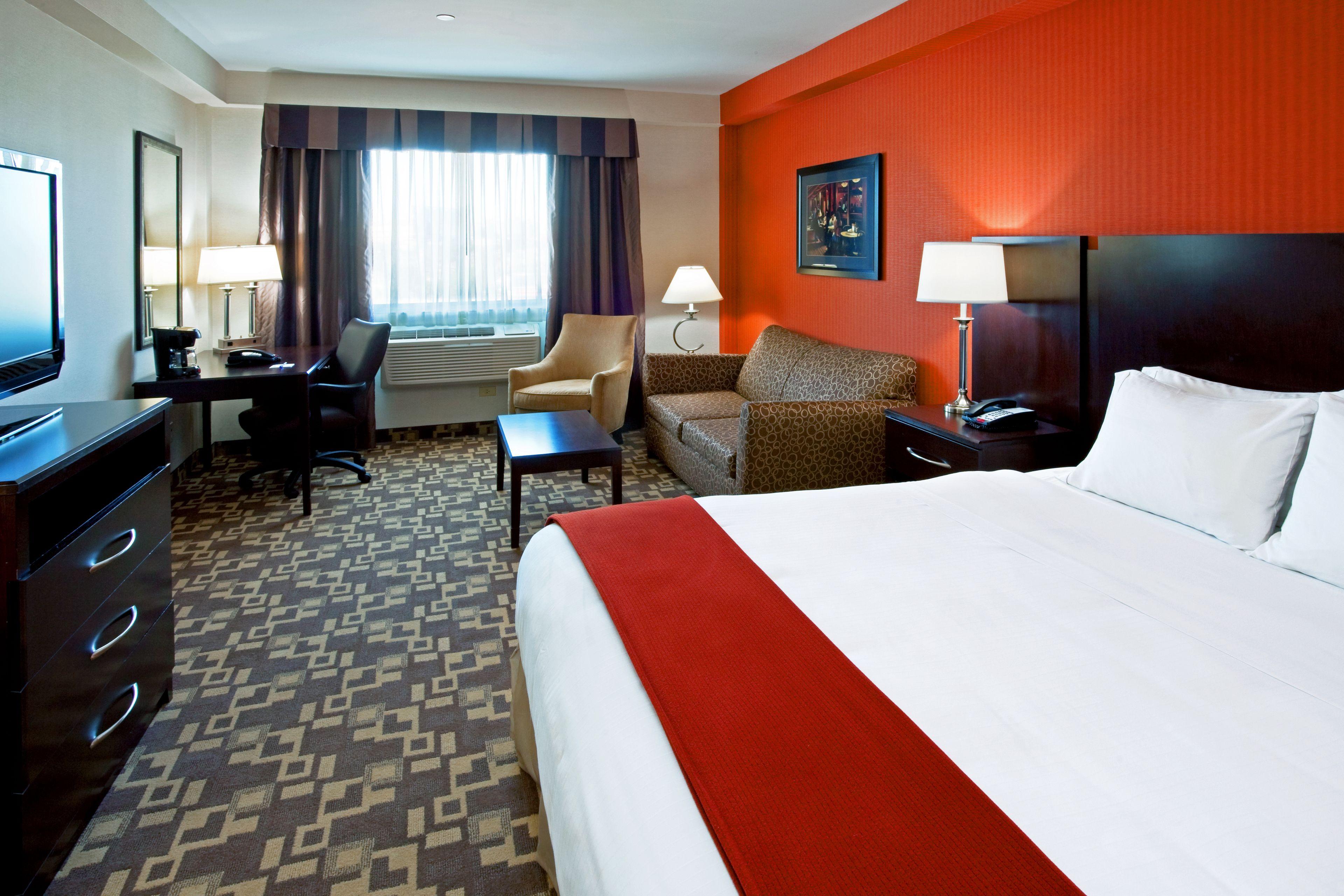 Express Maspeth By Ihg 2*