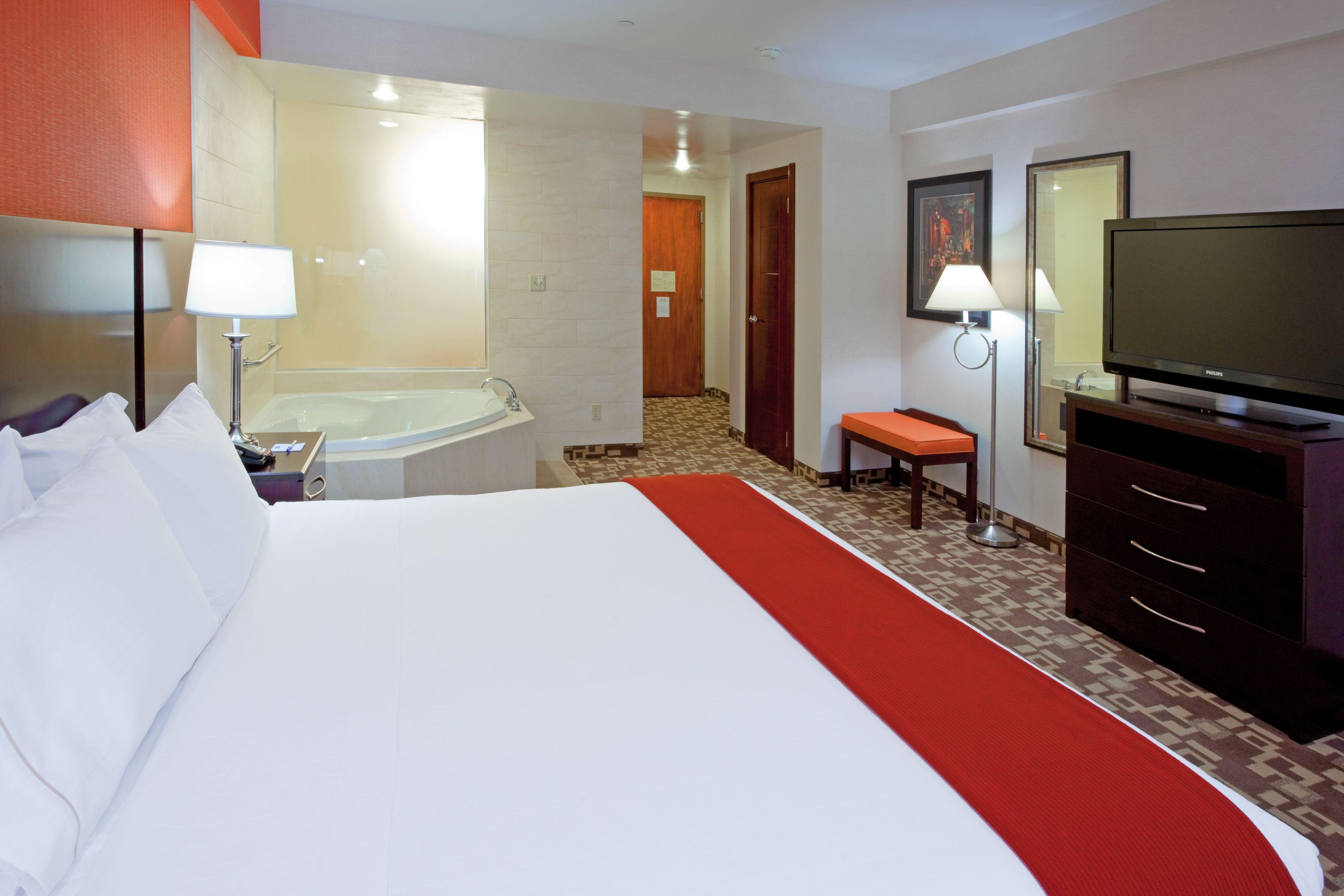 Hotel Express Maspeth By Ihg 2*