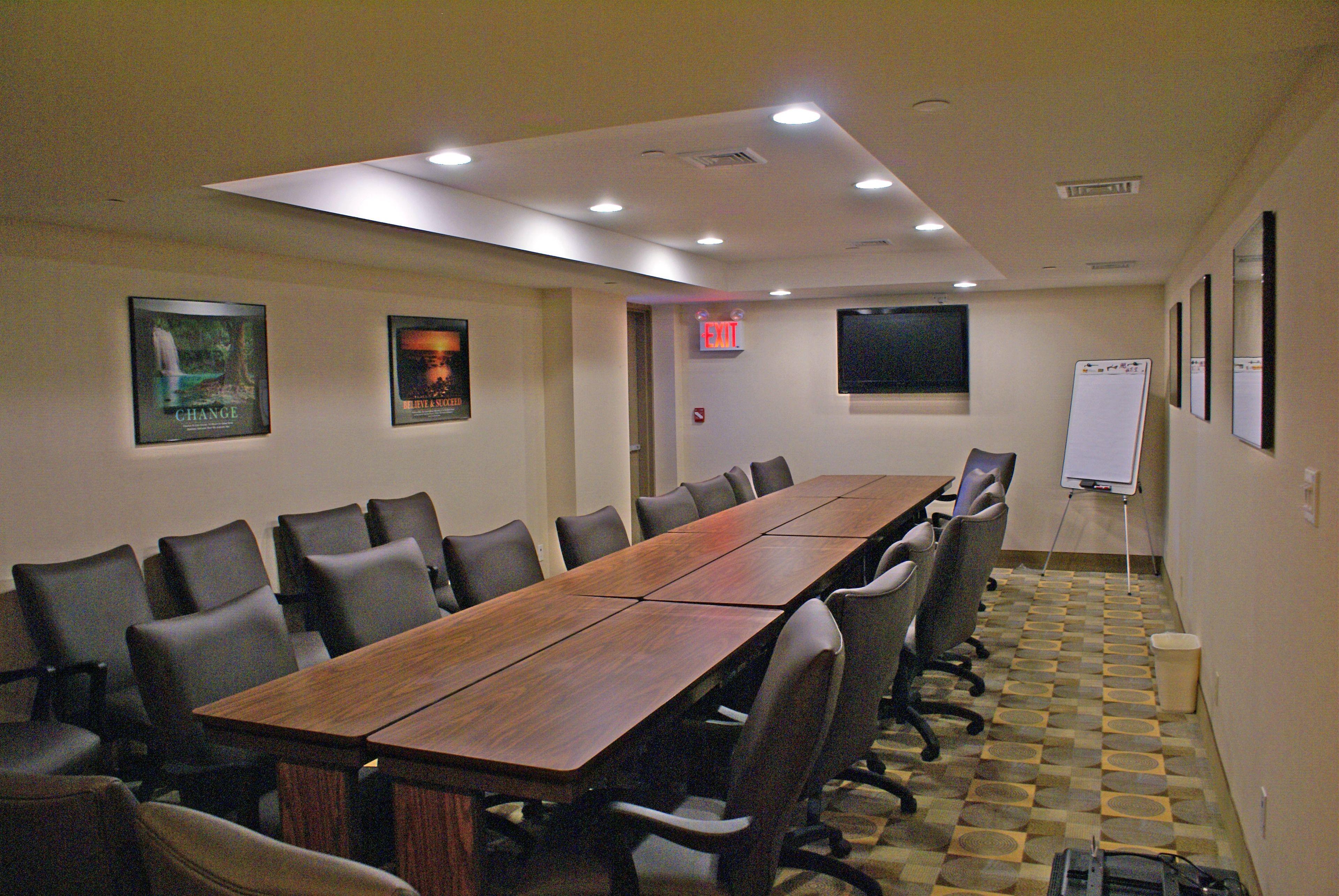 Express Maspeth By Ihg Hotel New York