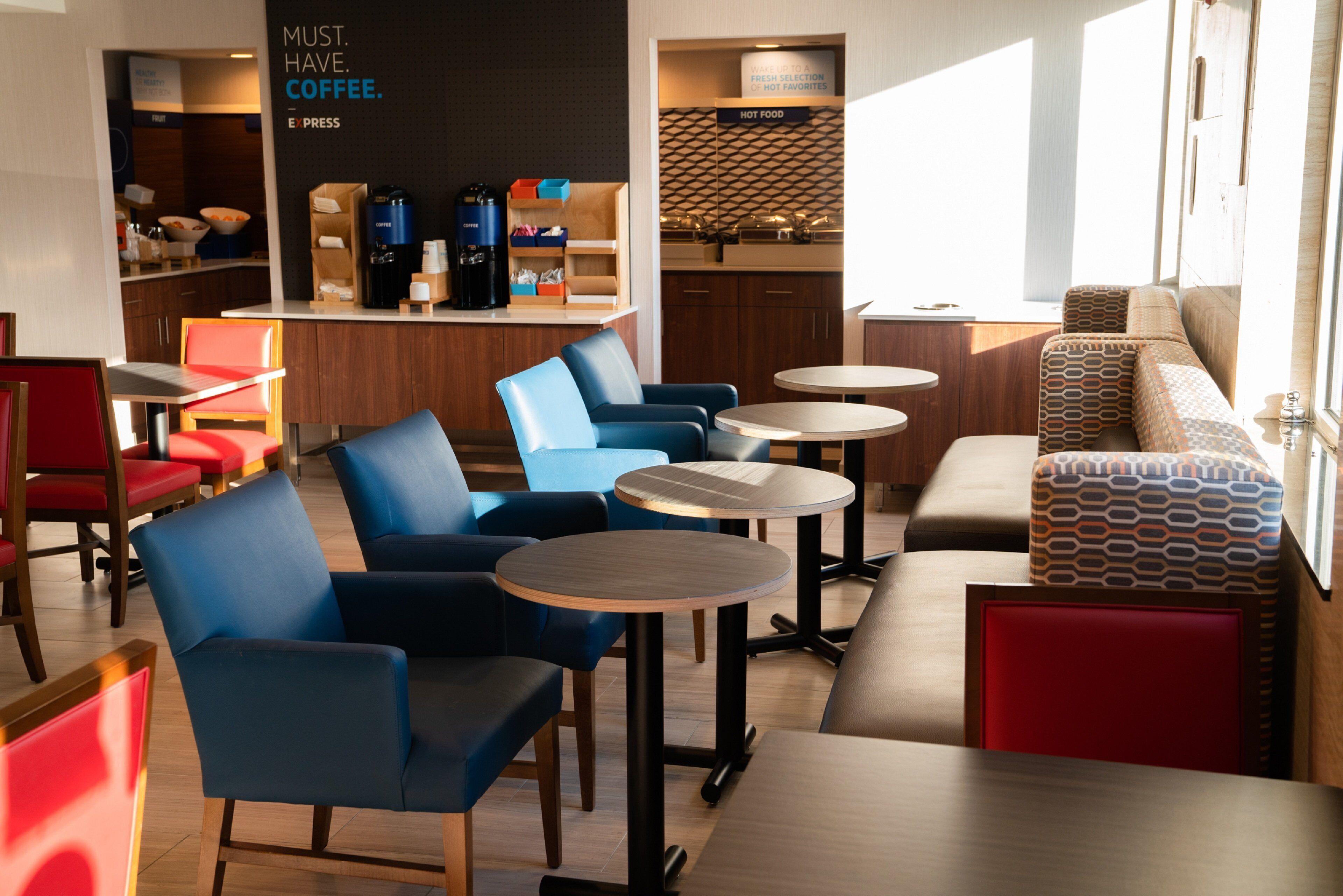 Express Maspeth By Ihg Hotel 2*