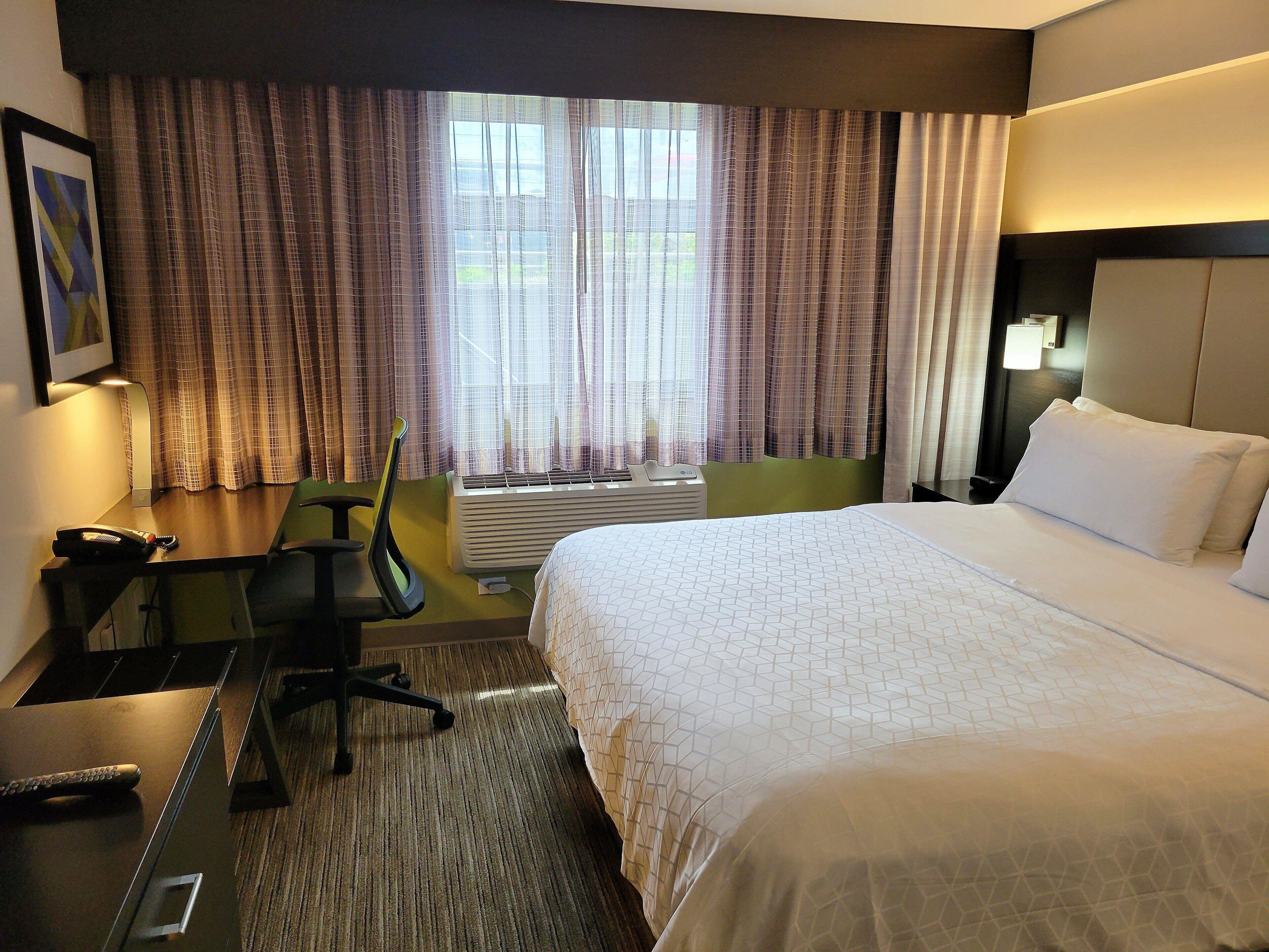 Express Maspeth By Ihg 2*