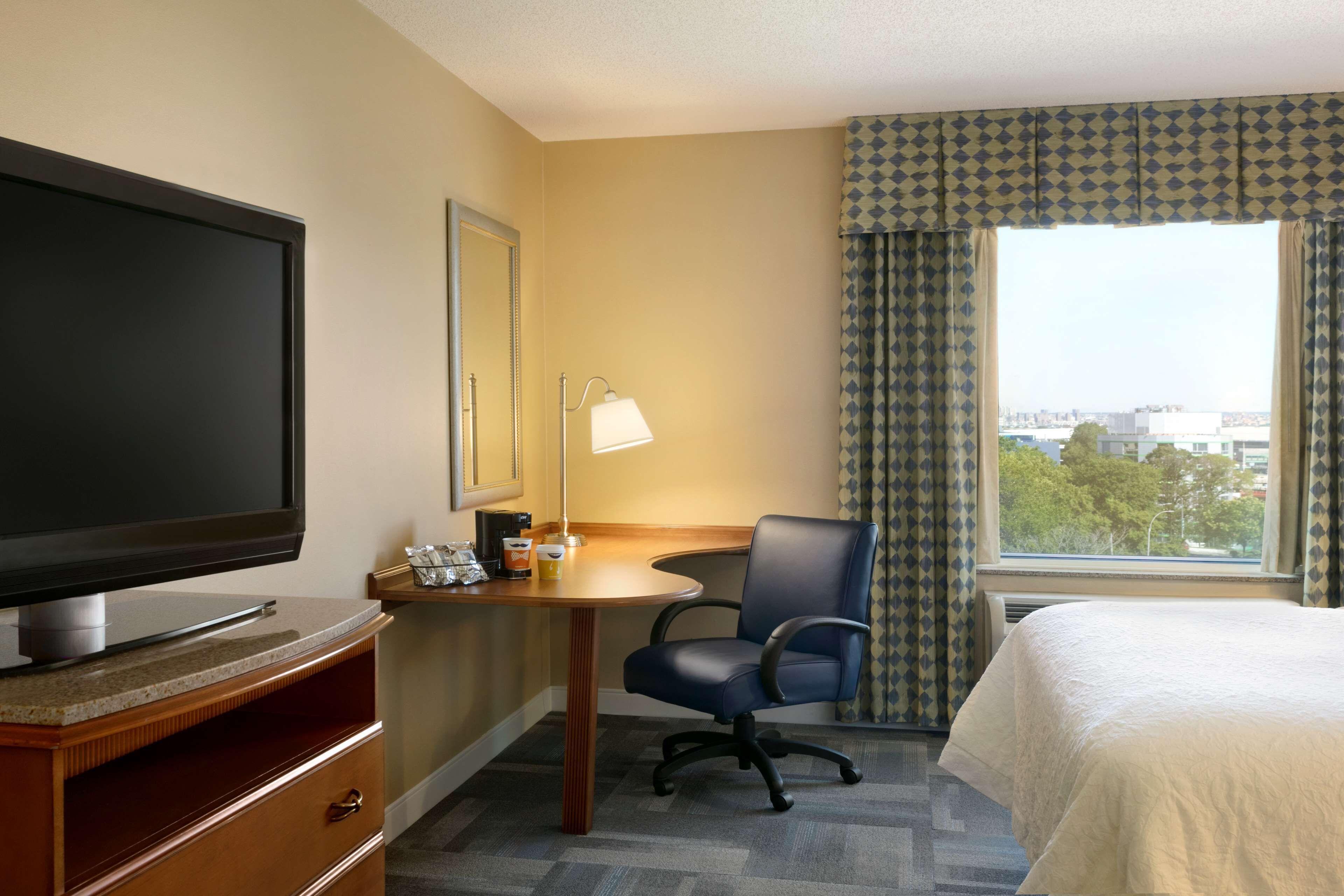 Hampton - Laguardia Airport Hotel 3*