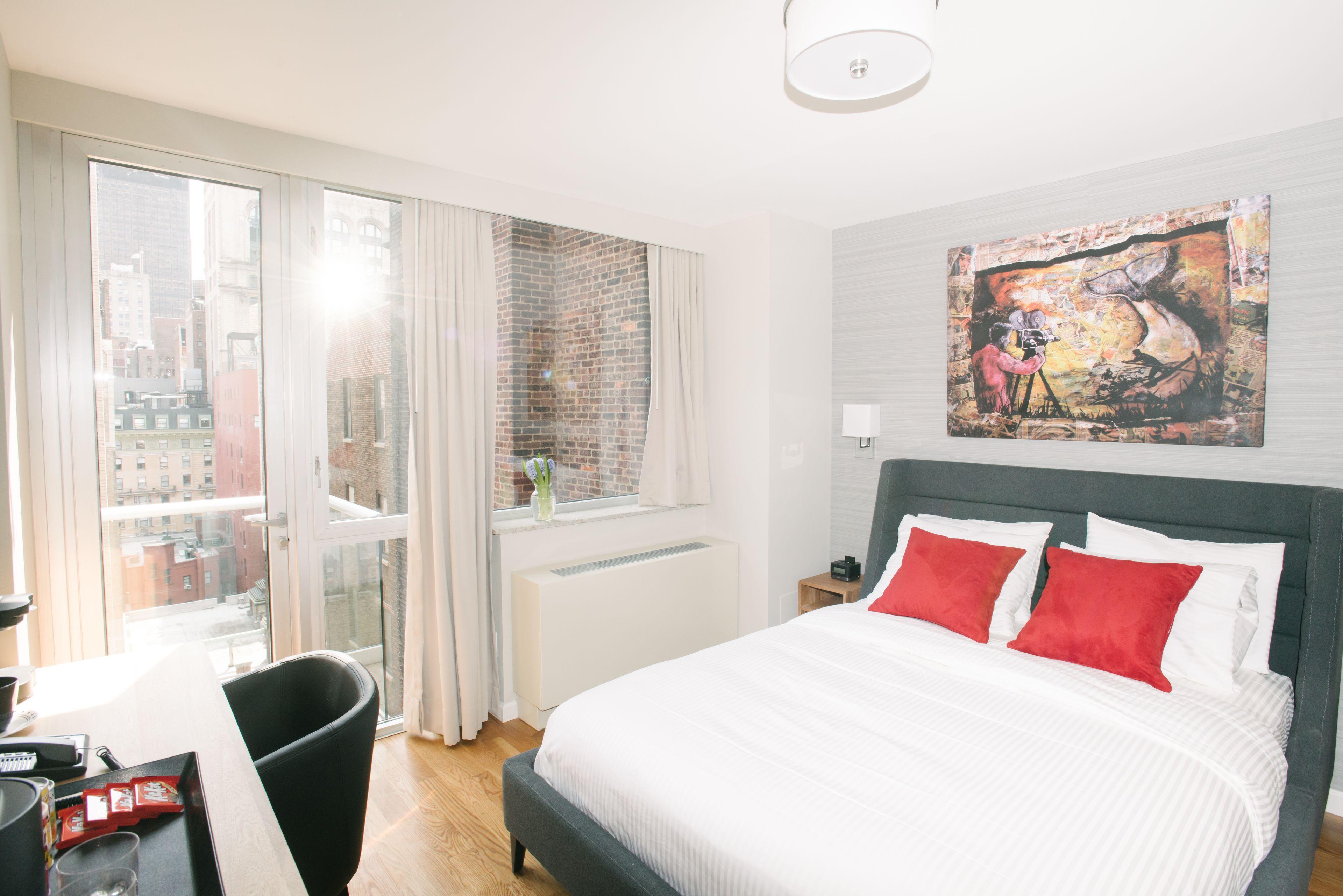 Hotel 32 32