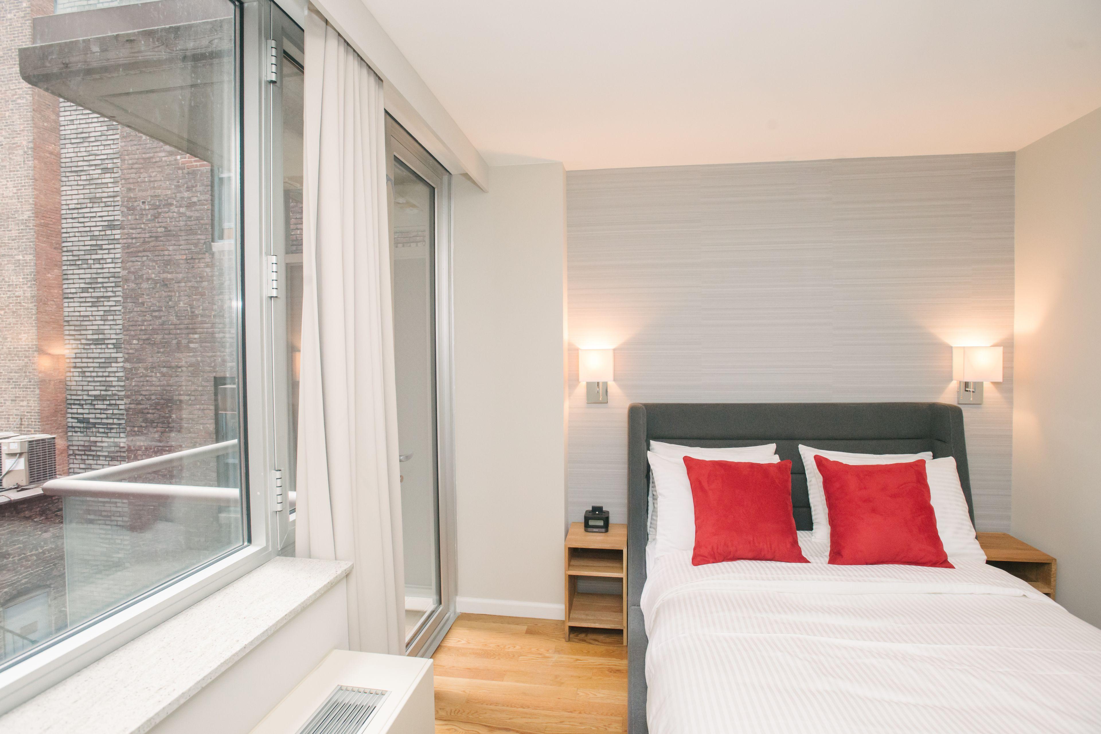 32 32 New York