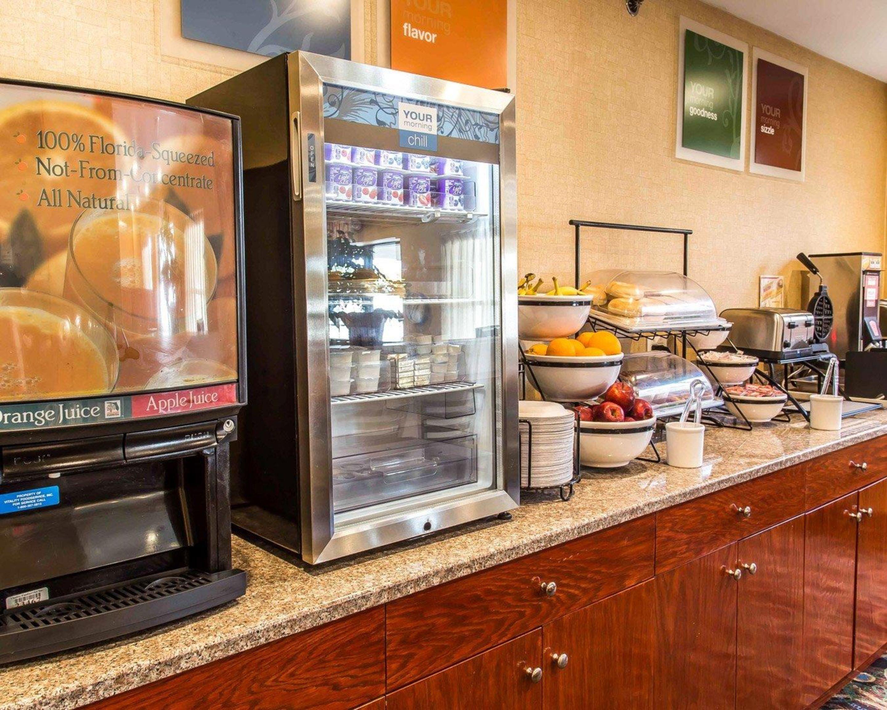 Avion Near Lga Airport, An Ascend Collection 3*