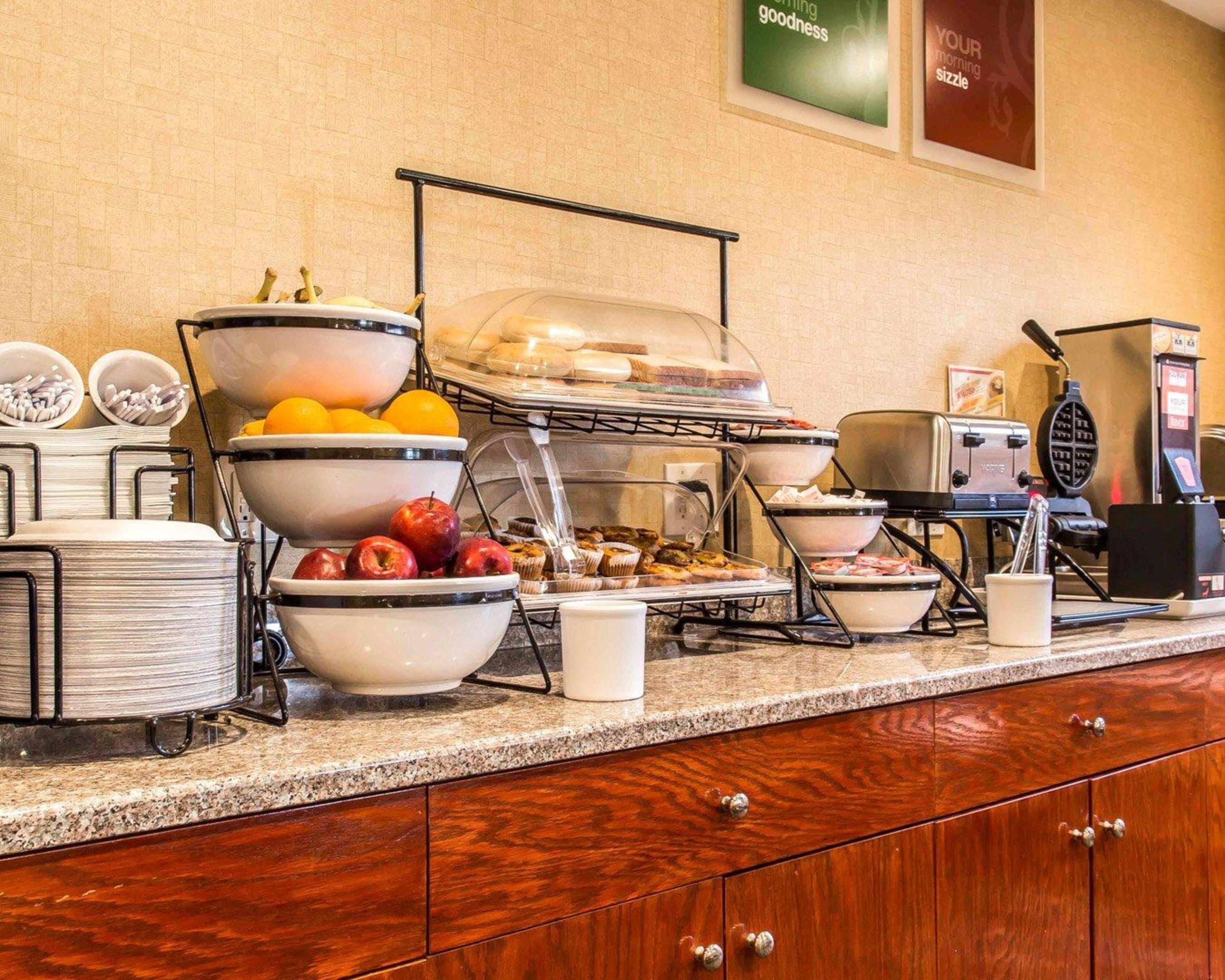 Avion Near Lga Airport, An Ascend Collection