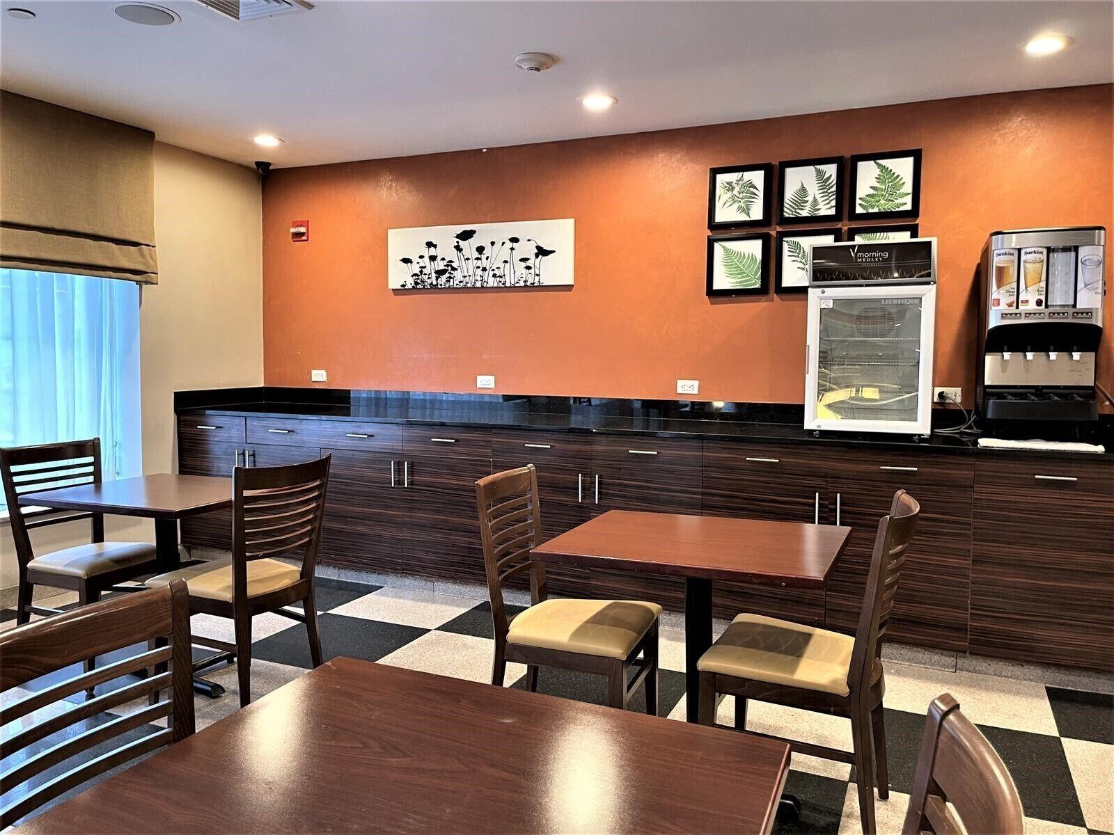 Sleep Long Island - Manhattan View 3*