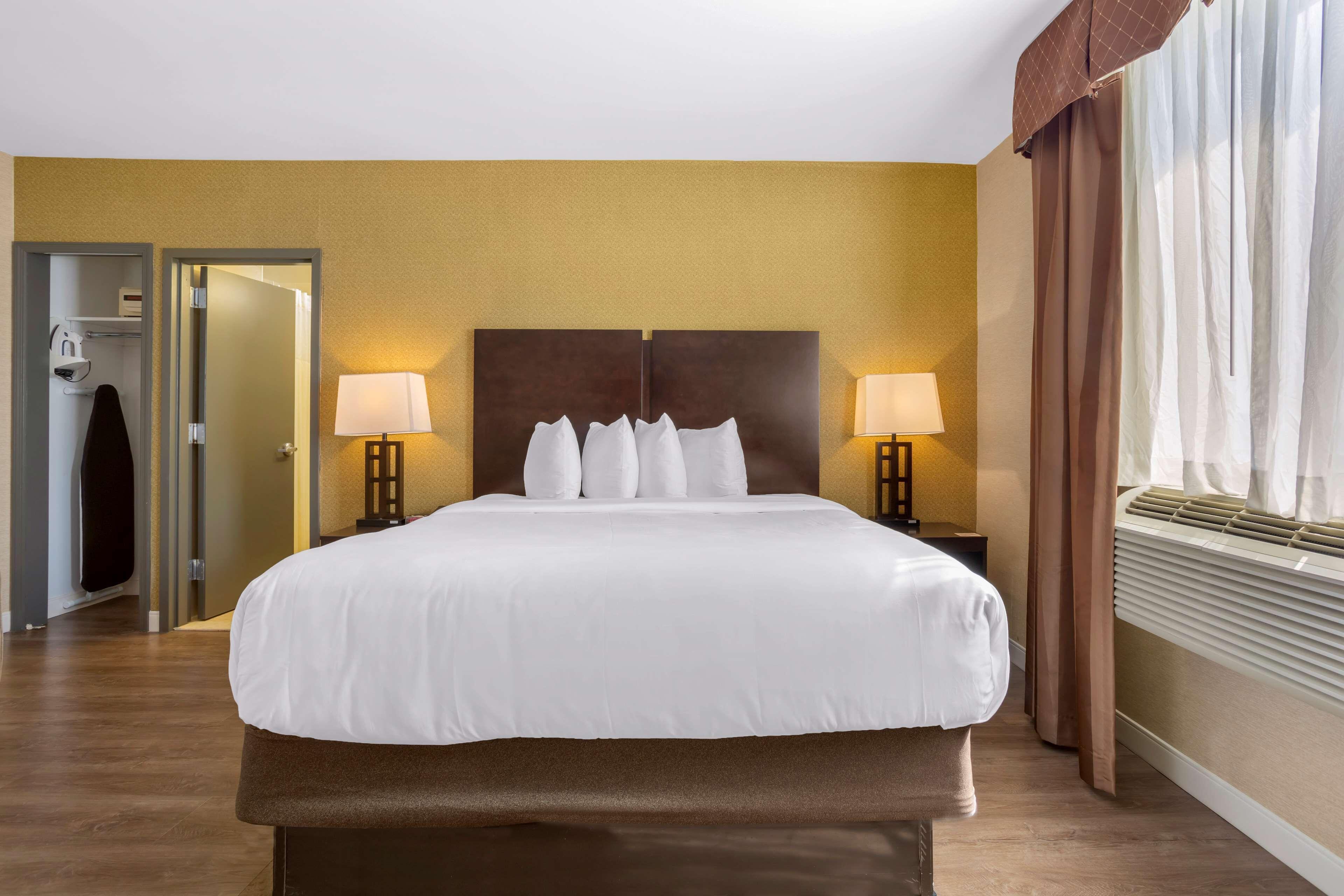 Western Plaza 3* New York