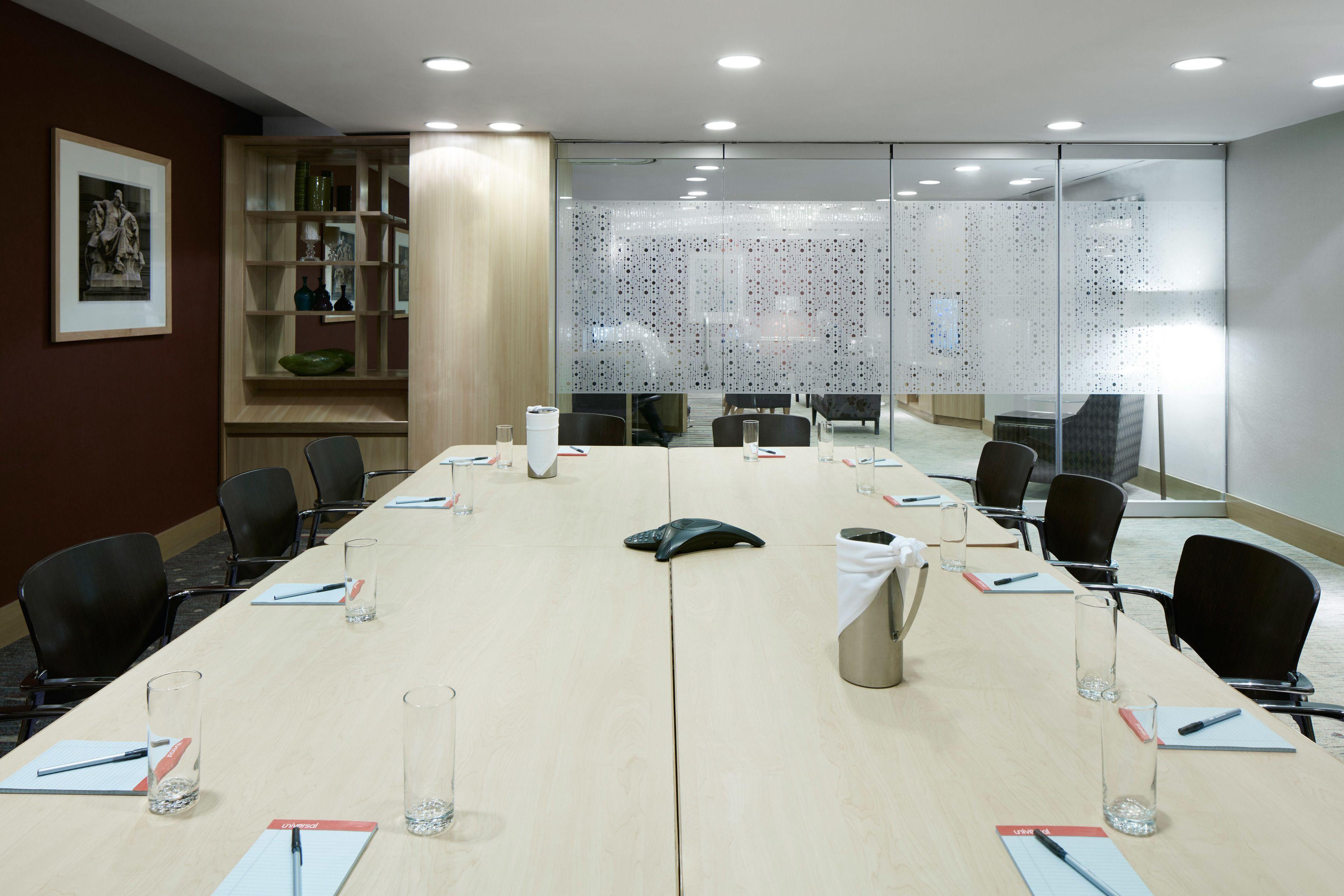 Hotel World Center 4*