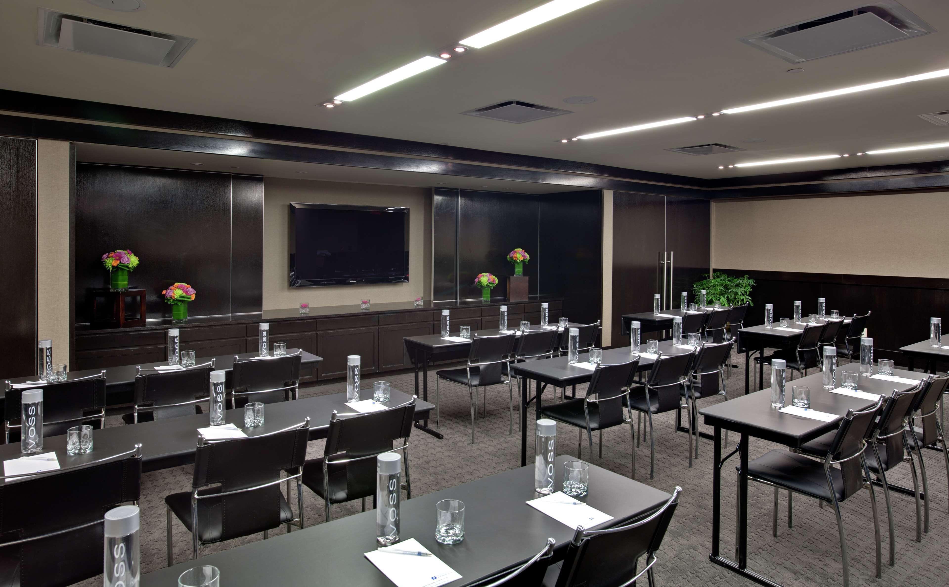 Hilton Fashion District Hotel 4*