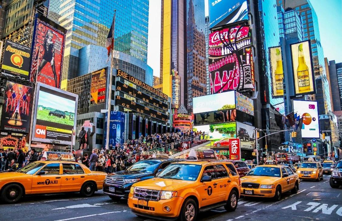 2 Bedroom In Lic, Private With Backyard ! Apartment New York