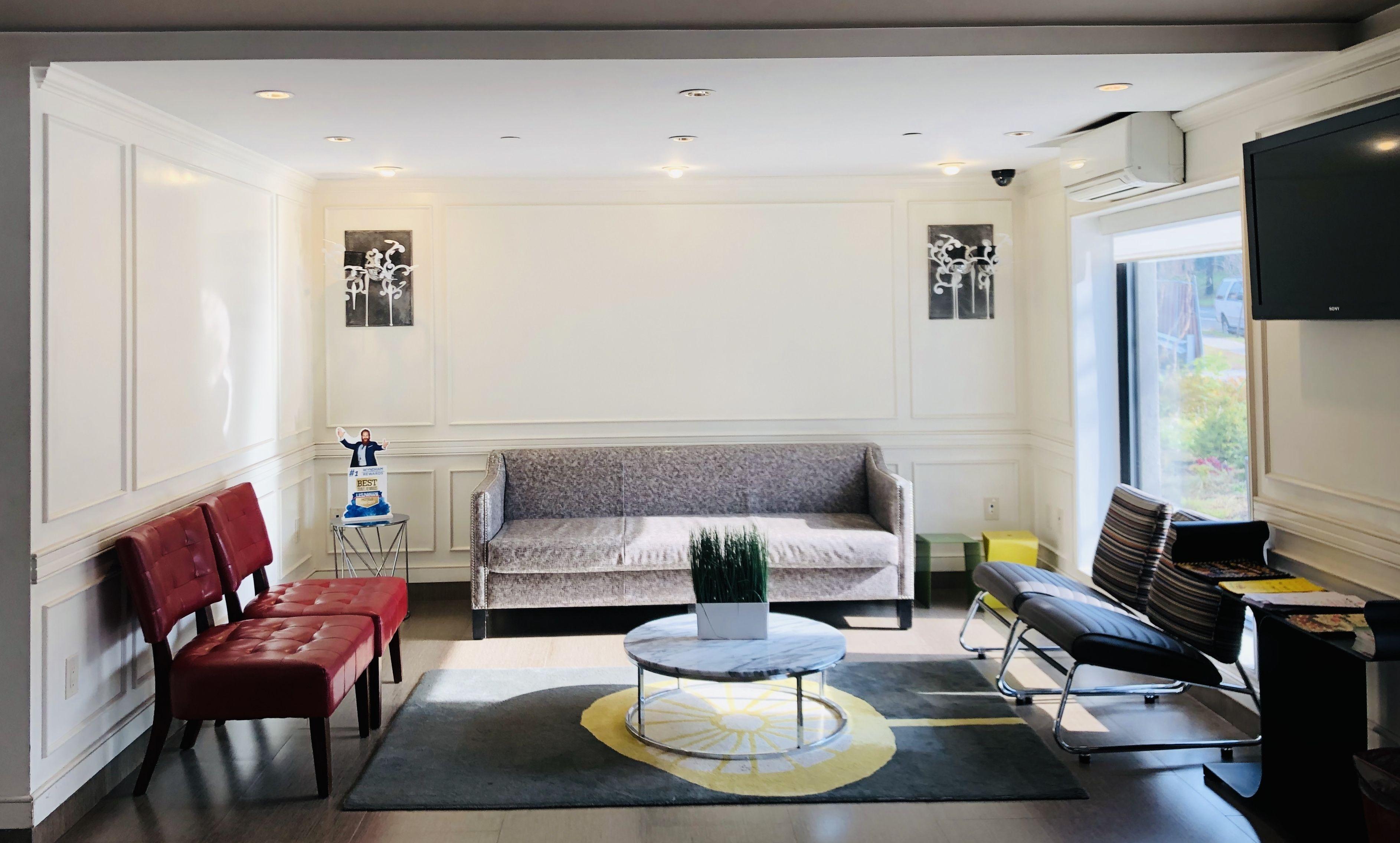 Ramada By Wyndham Staten Island Hotel