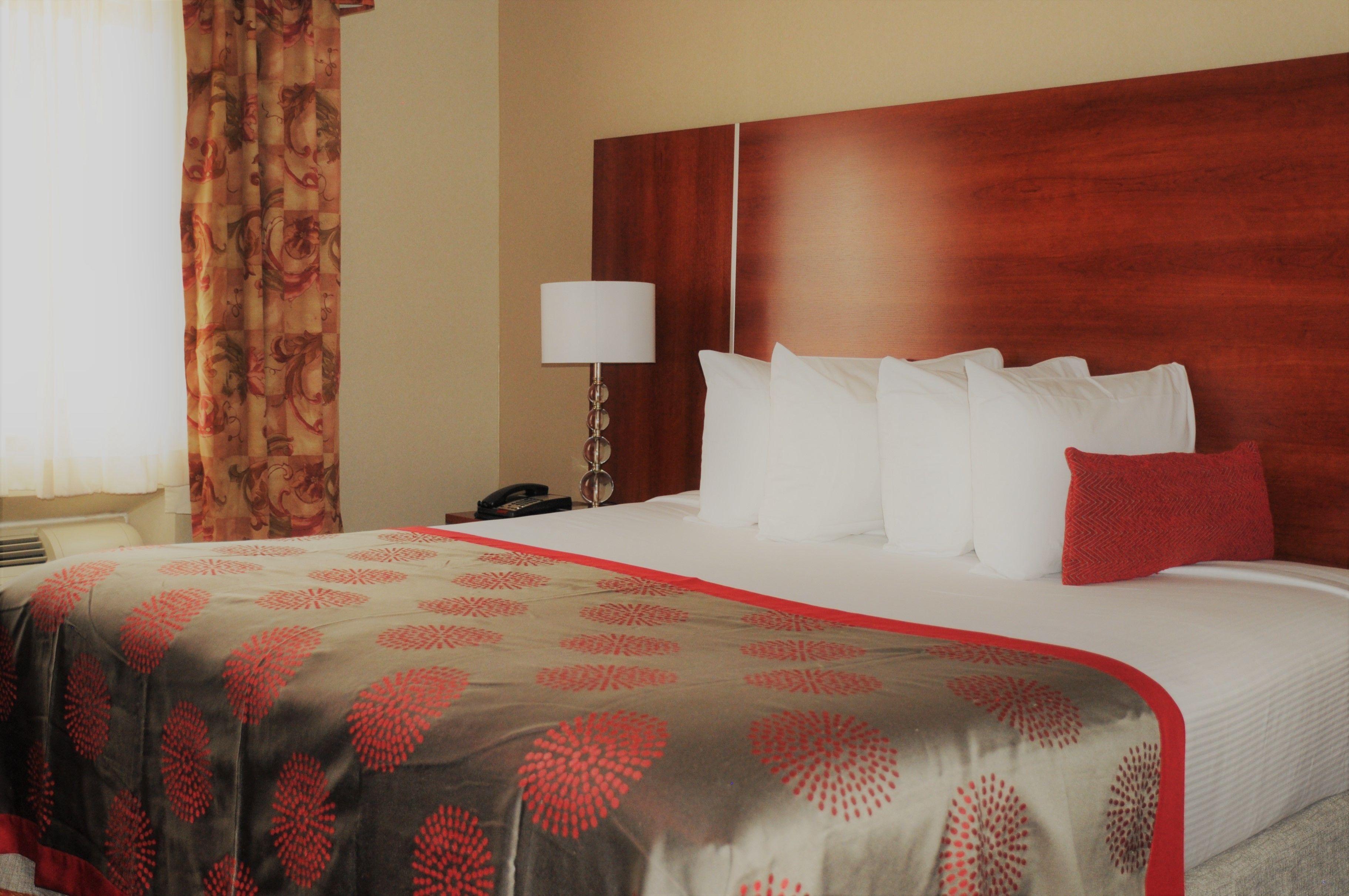 Hotel Ramada By Wyndham Staten Island 3*