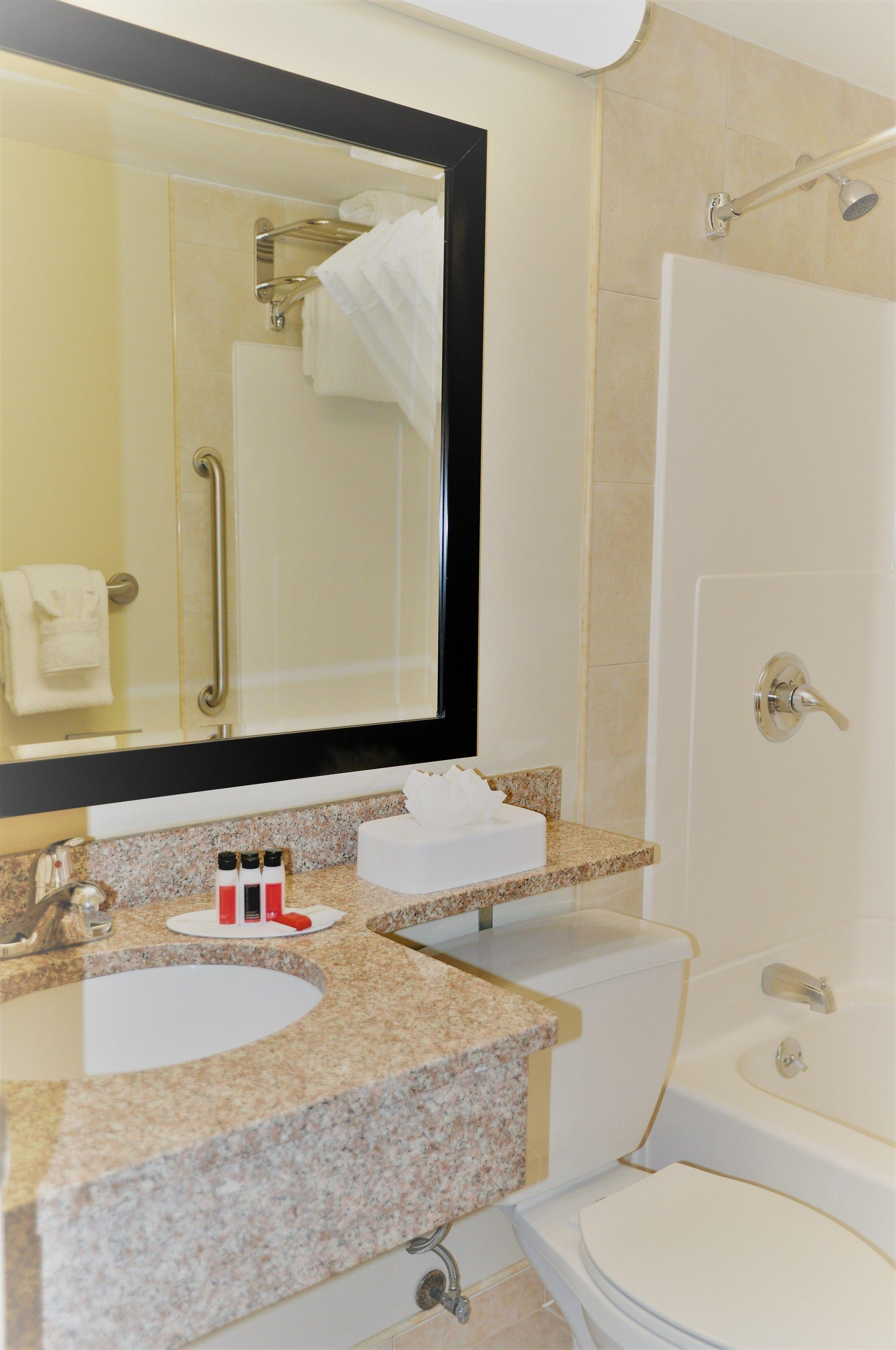 Hotel Ramada By Wyndham Staten Island 3*