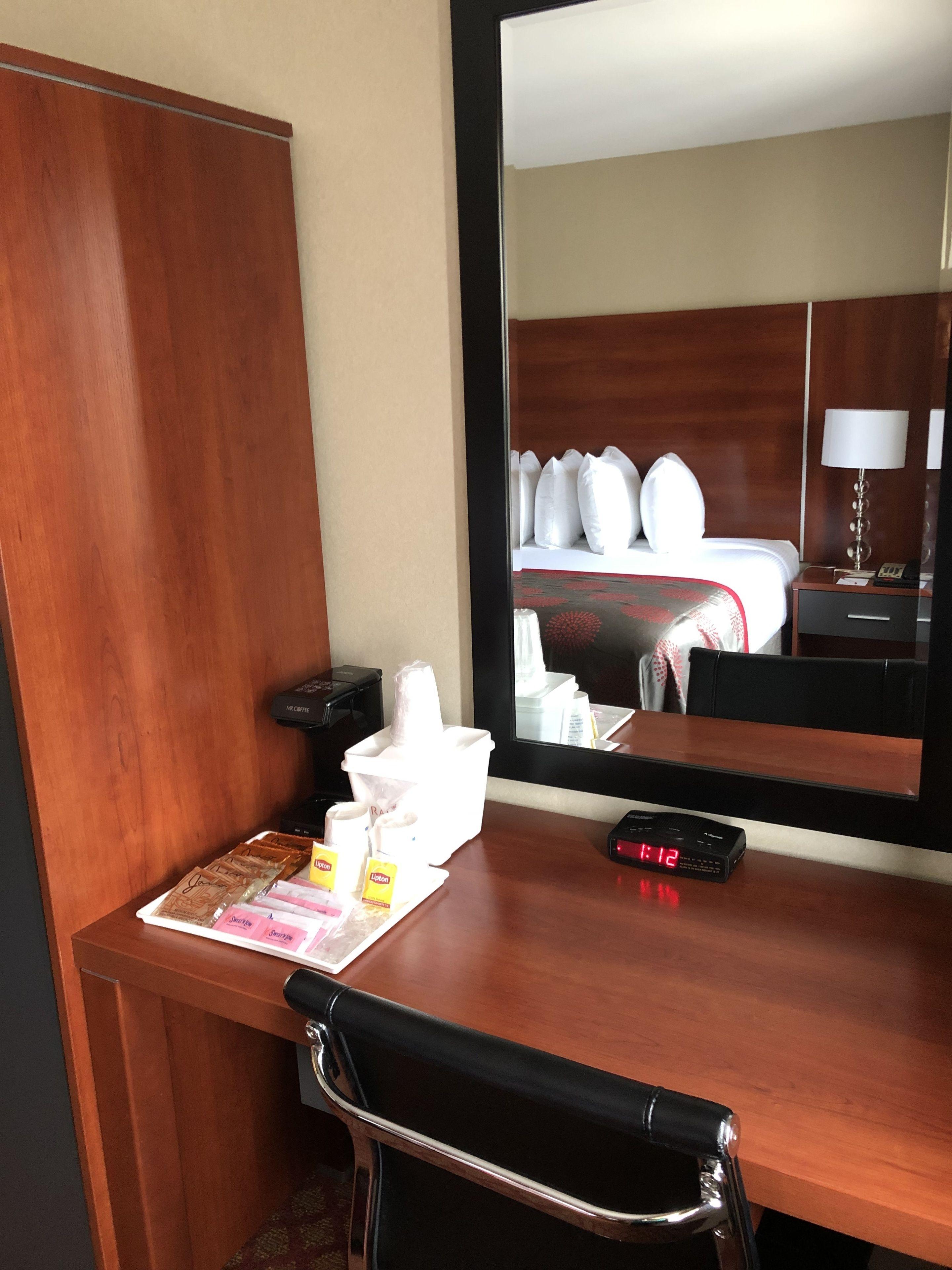 Ramada By Wyndham Staten Island Hotel 3*