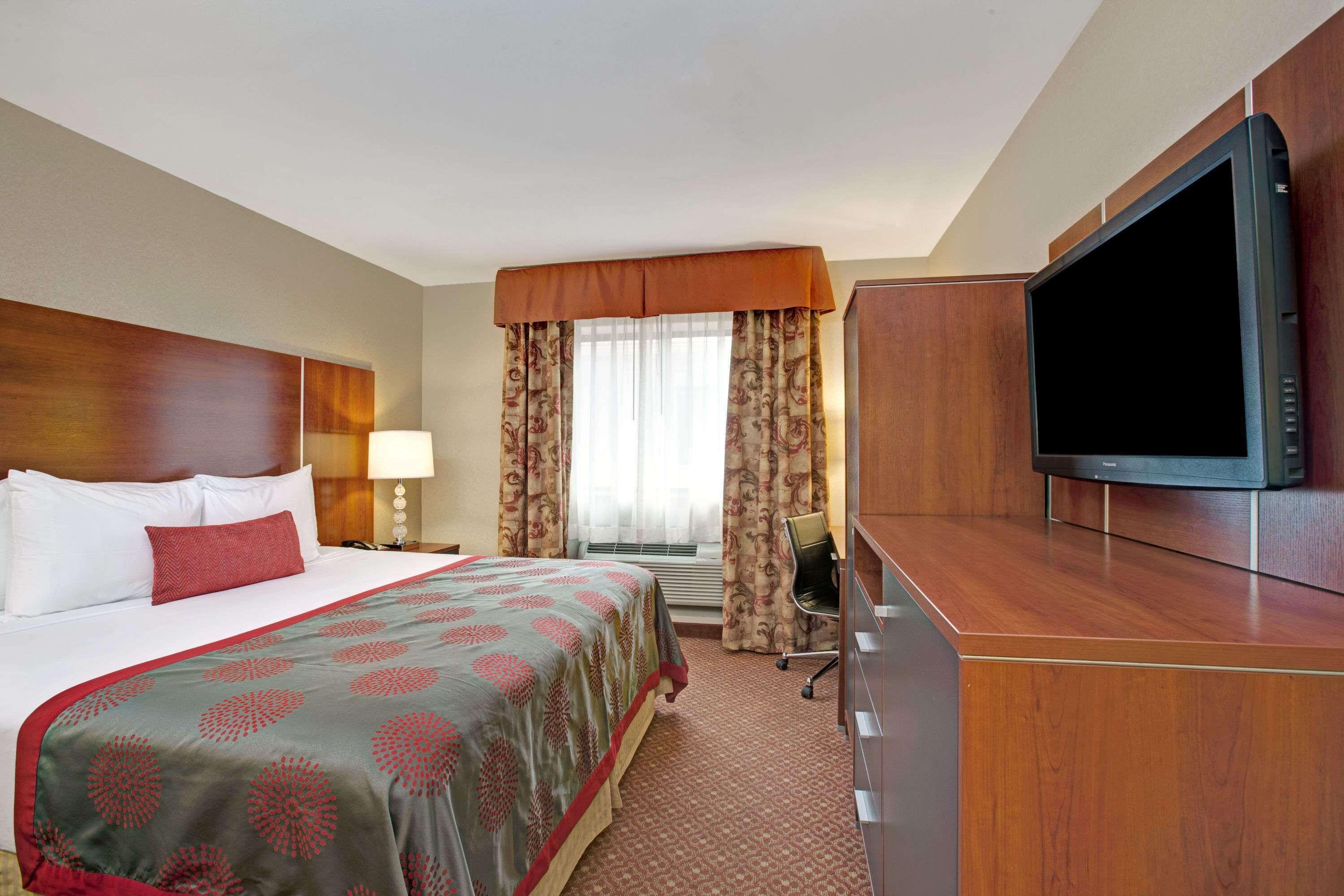 Ramada By Wyndham Staten Island New York