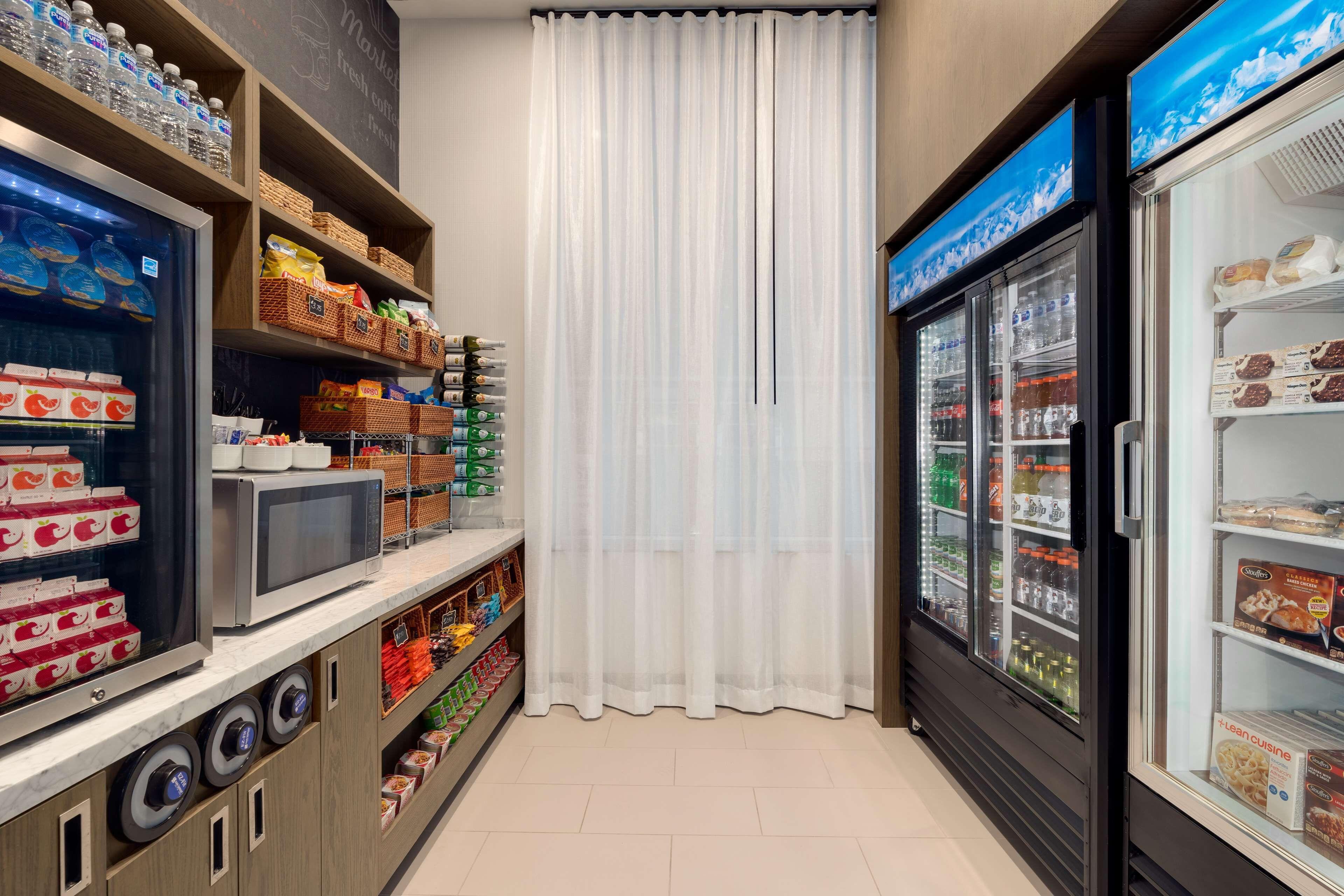 Doubletree By Hilton Downtown Hotel