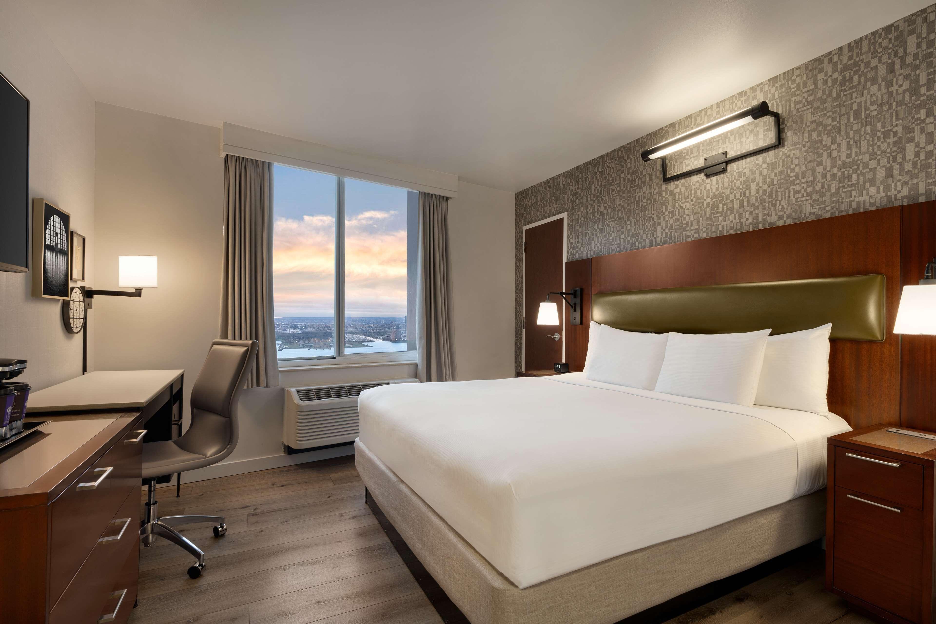 Hotel Doubletree By Hilton Downtown 4*