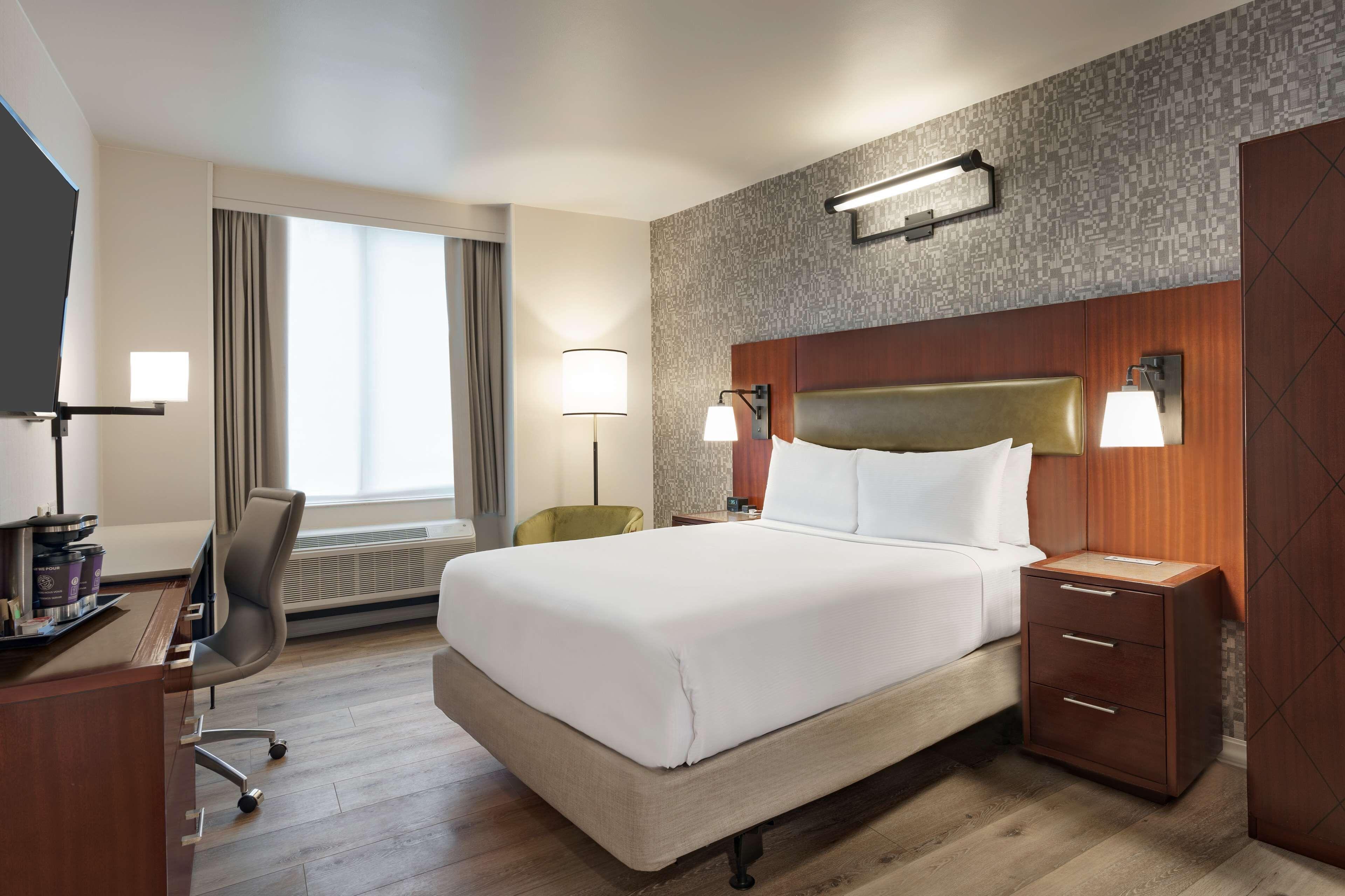 Doubletree By Hilton Downtown 4*