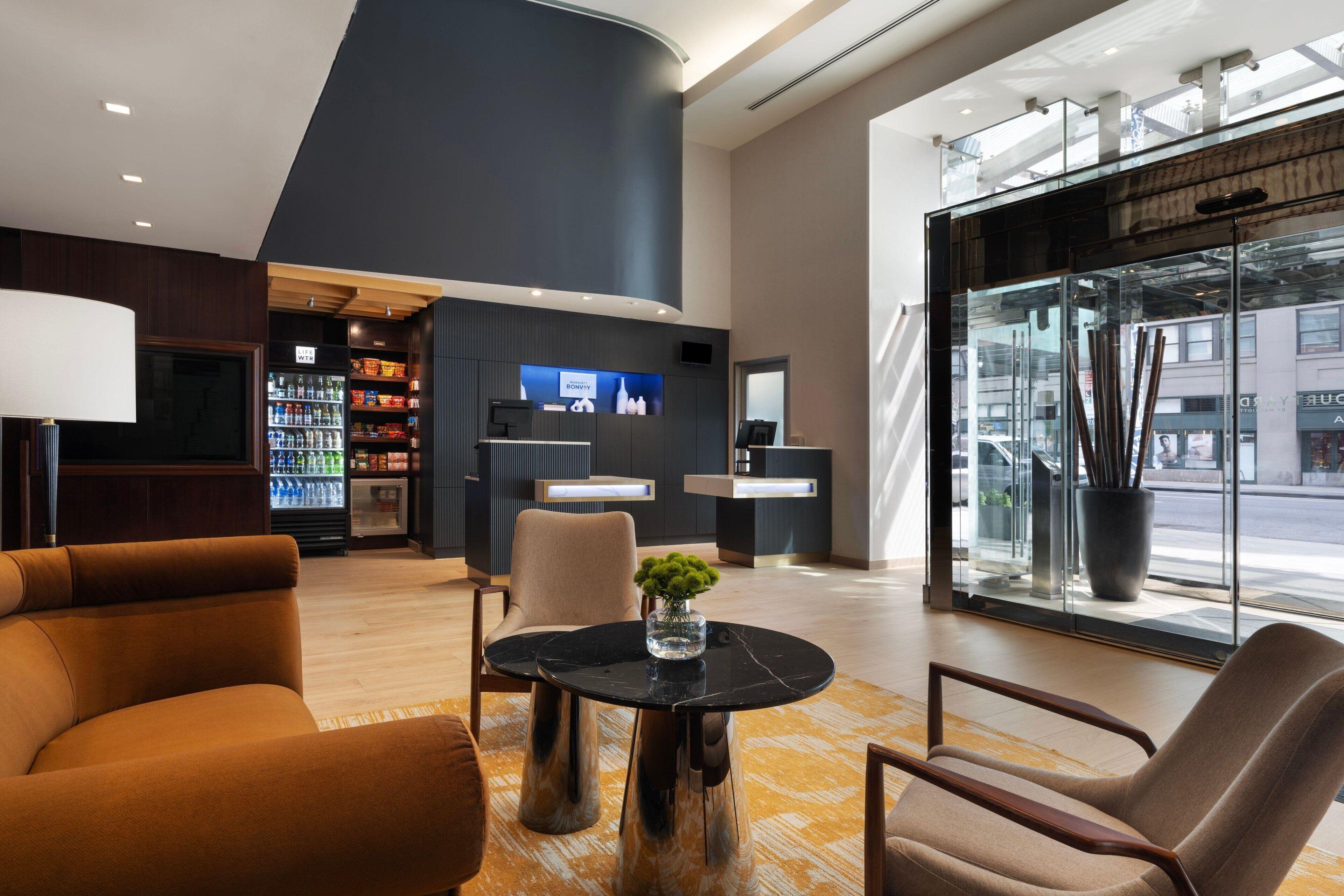 Courtyard By Marriott Manhattan / Soho