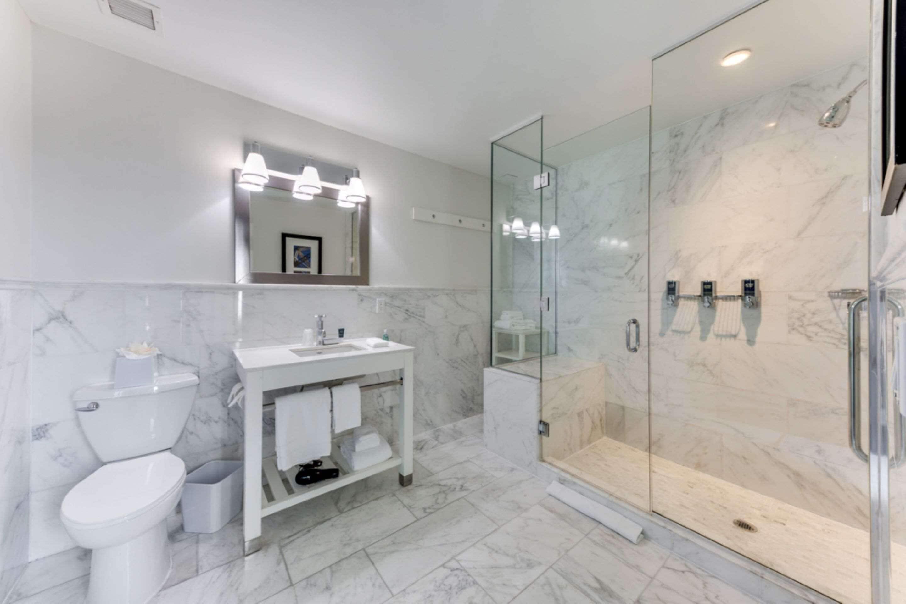 Vista Lic Hotel, Premier Collection By Western New York