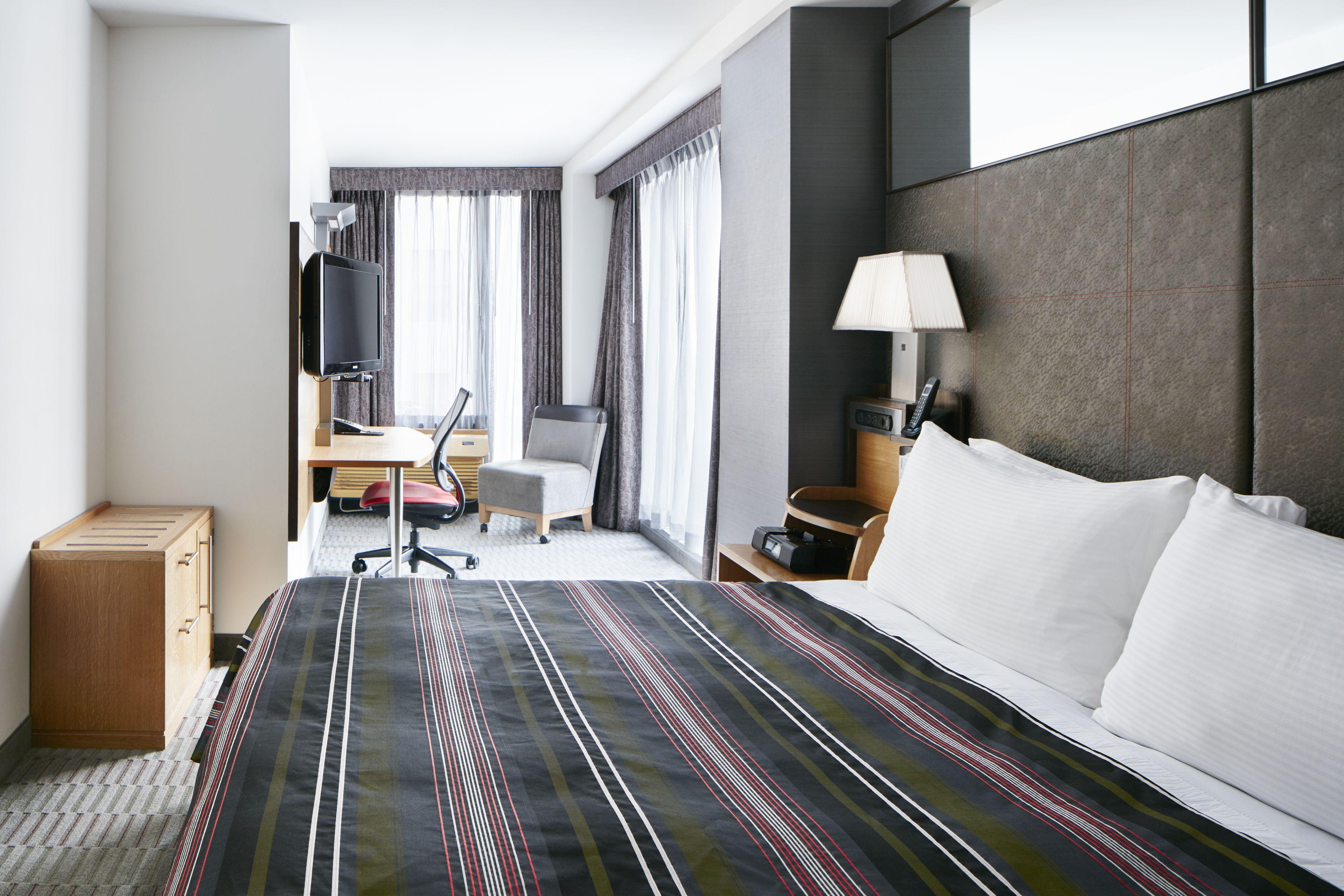 The Jewel Hotel, Hotel