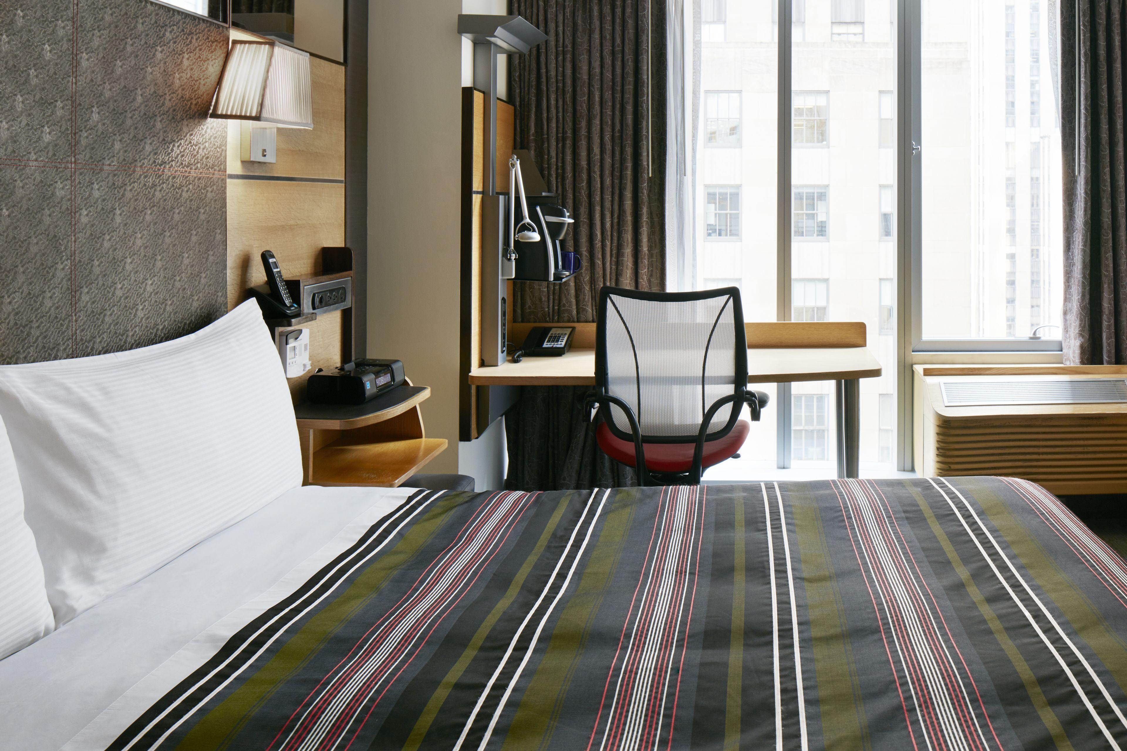 The Jewel Hotel, Hotel