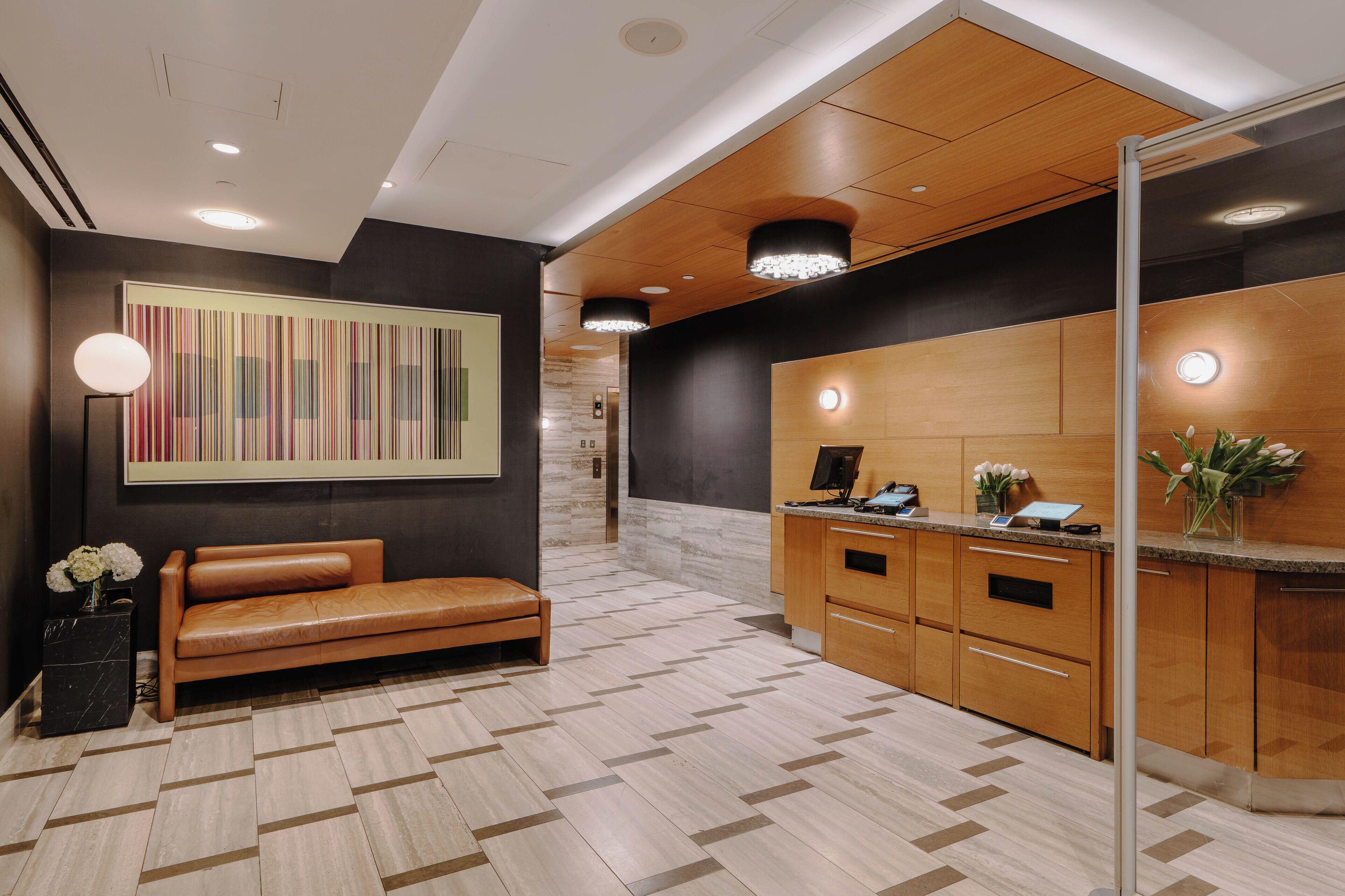 The Jewel Hotel, Hotel New York