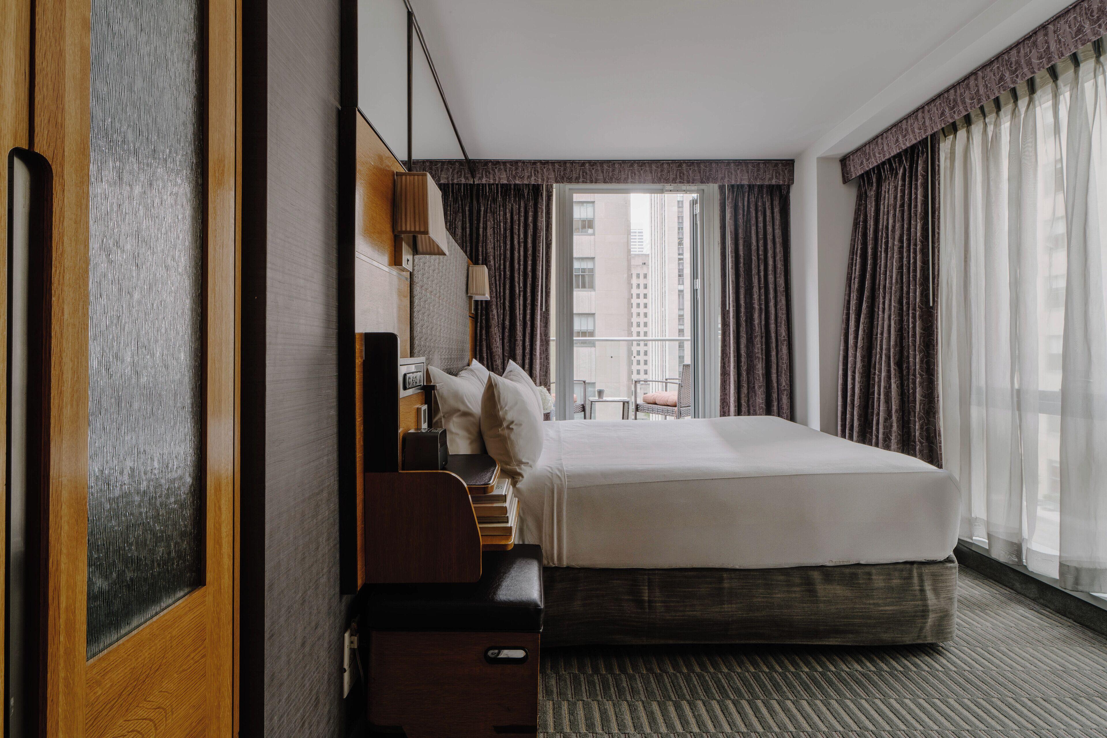 The Jewel Hotel, Hotel New York