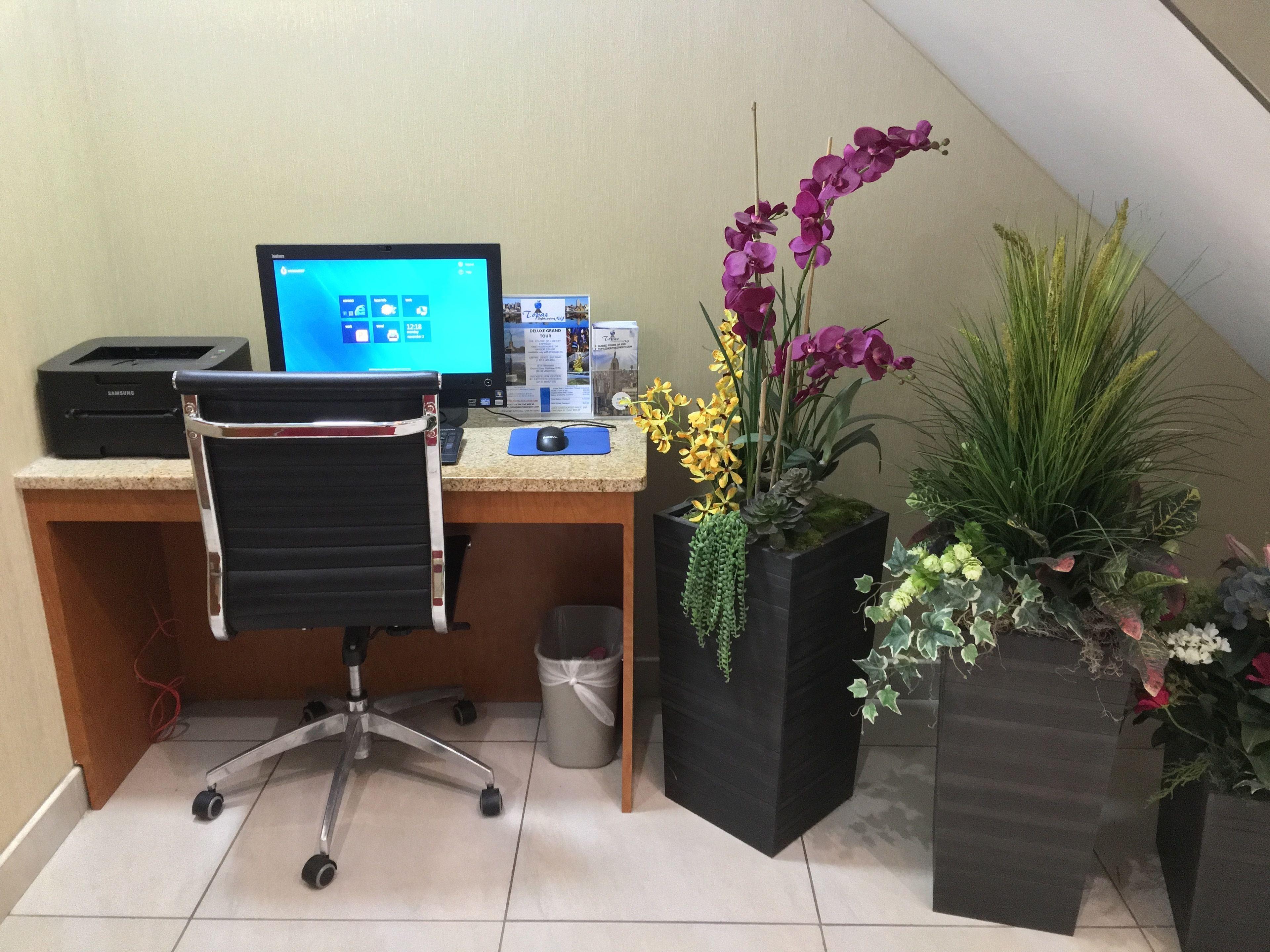 - Laguardia Airport 3*