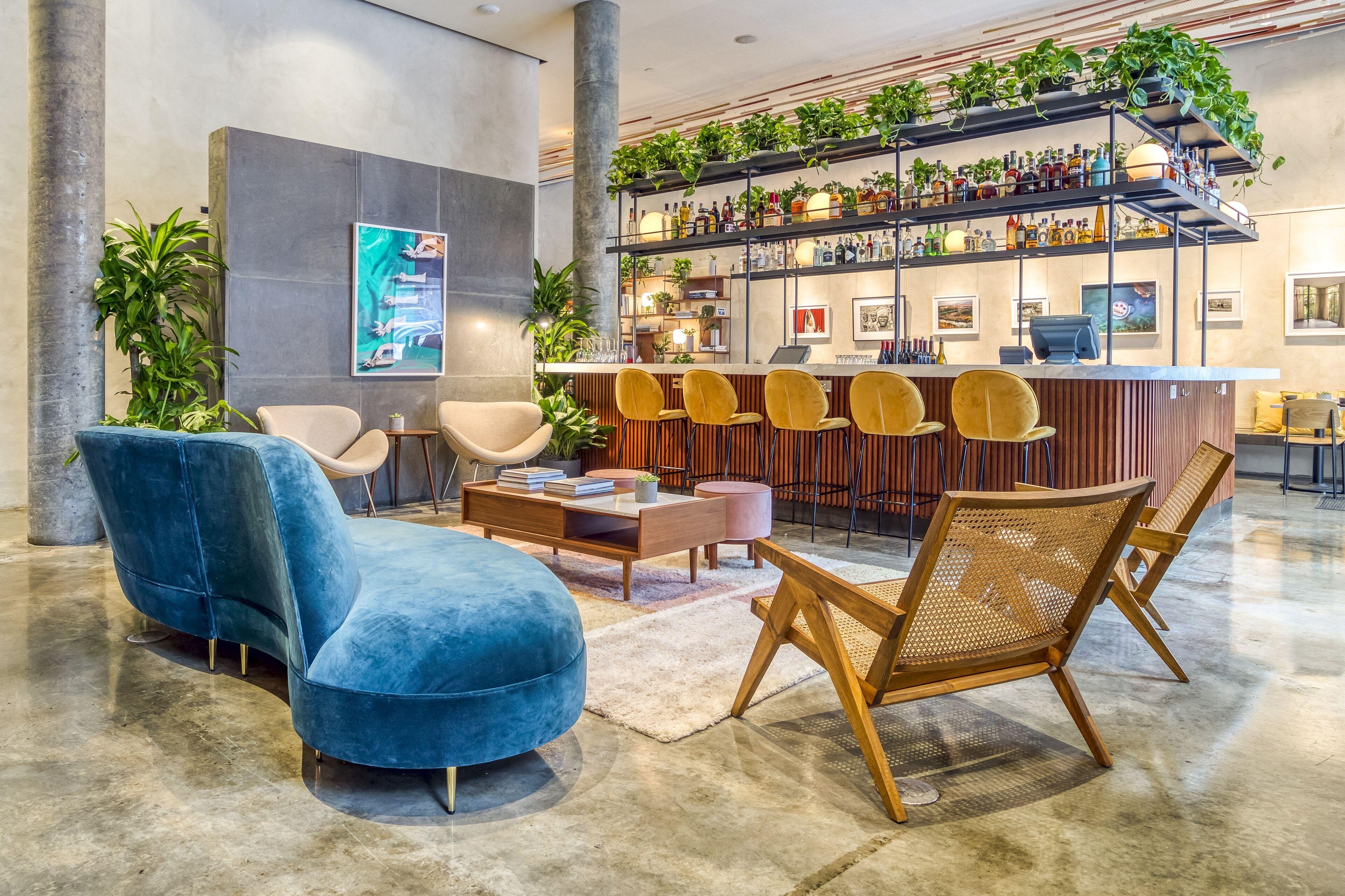 Alameda, Highline Hotel