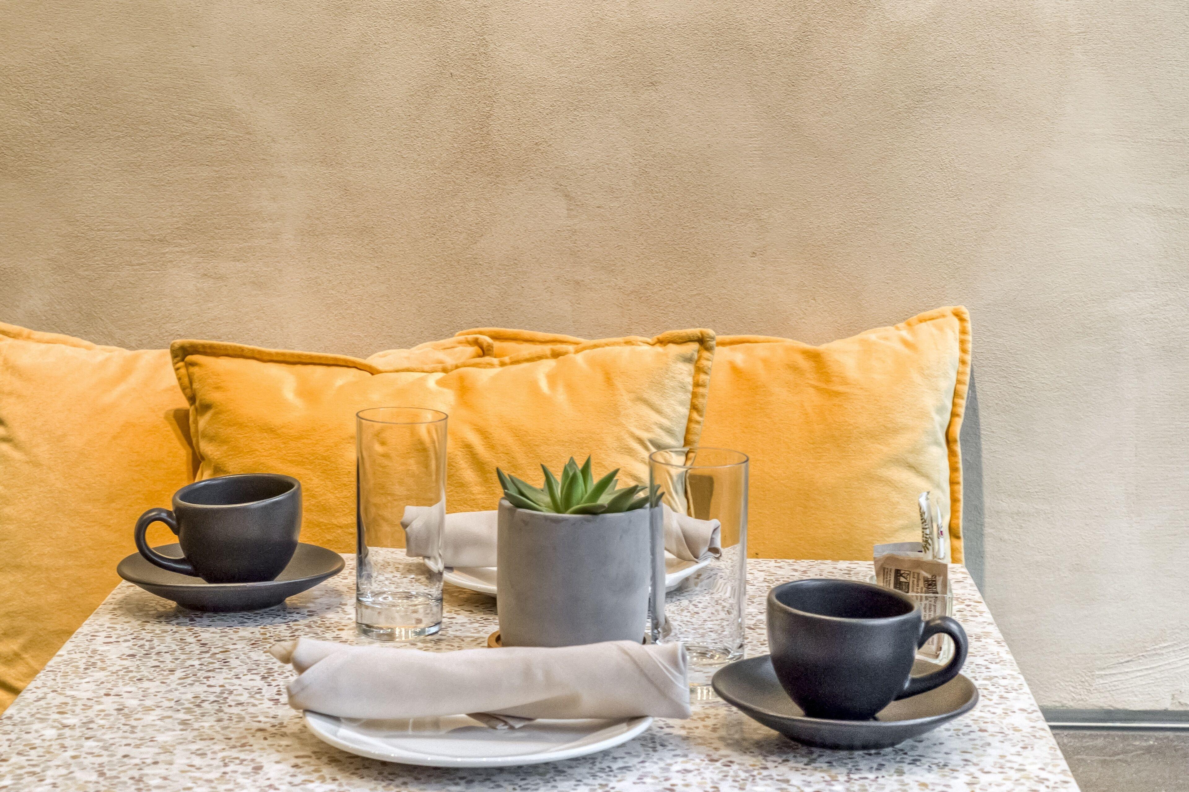 Alameda, Highline Hotel New York