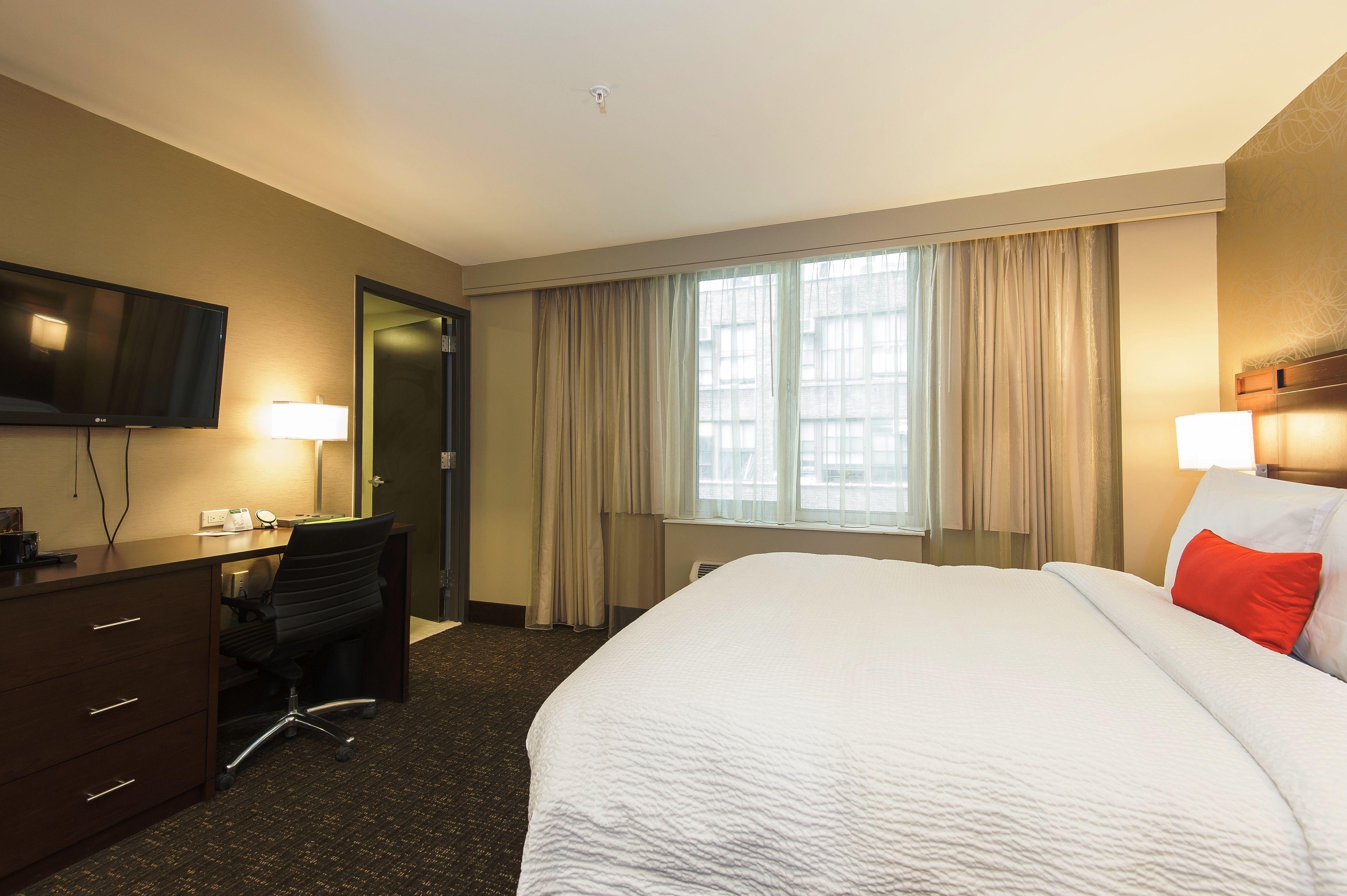 Courtyard By Marriott Times Square West Hotel 3*