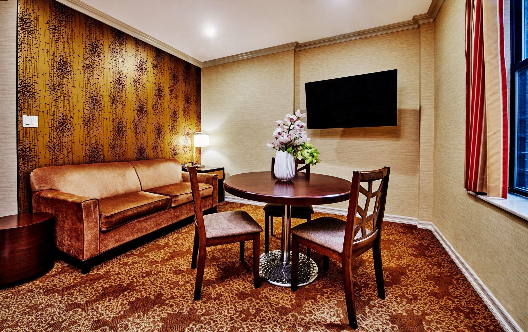 Radio Aparthotel New York